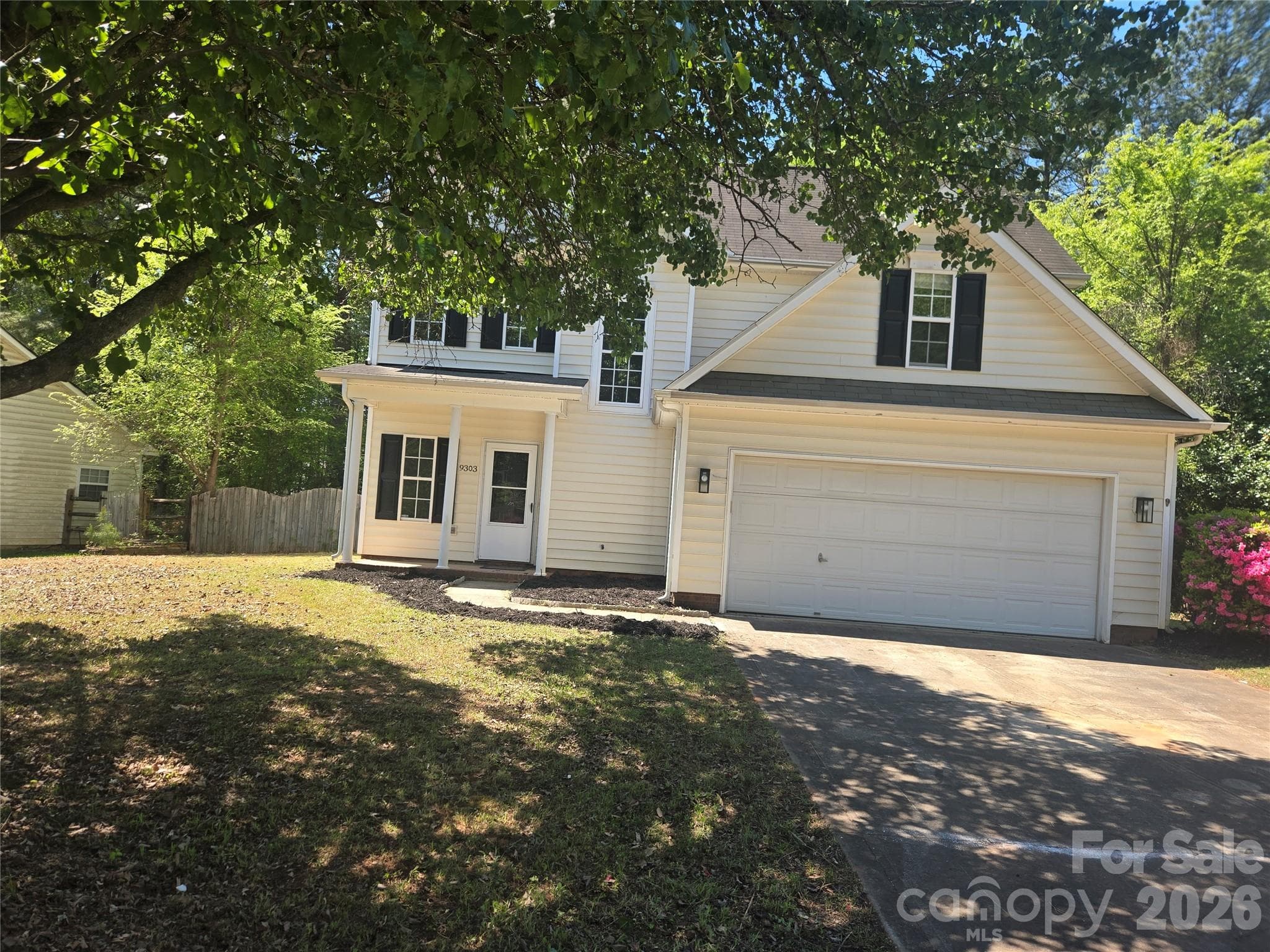 Single Family Residence at Waxhaw, photo 2 of 17