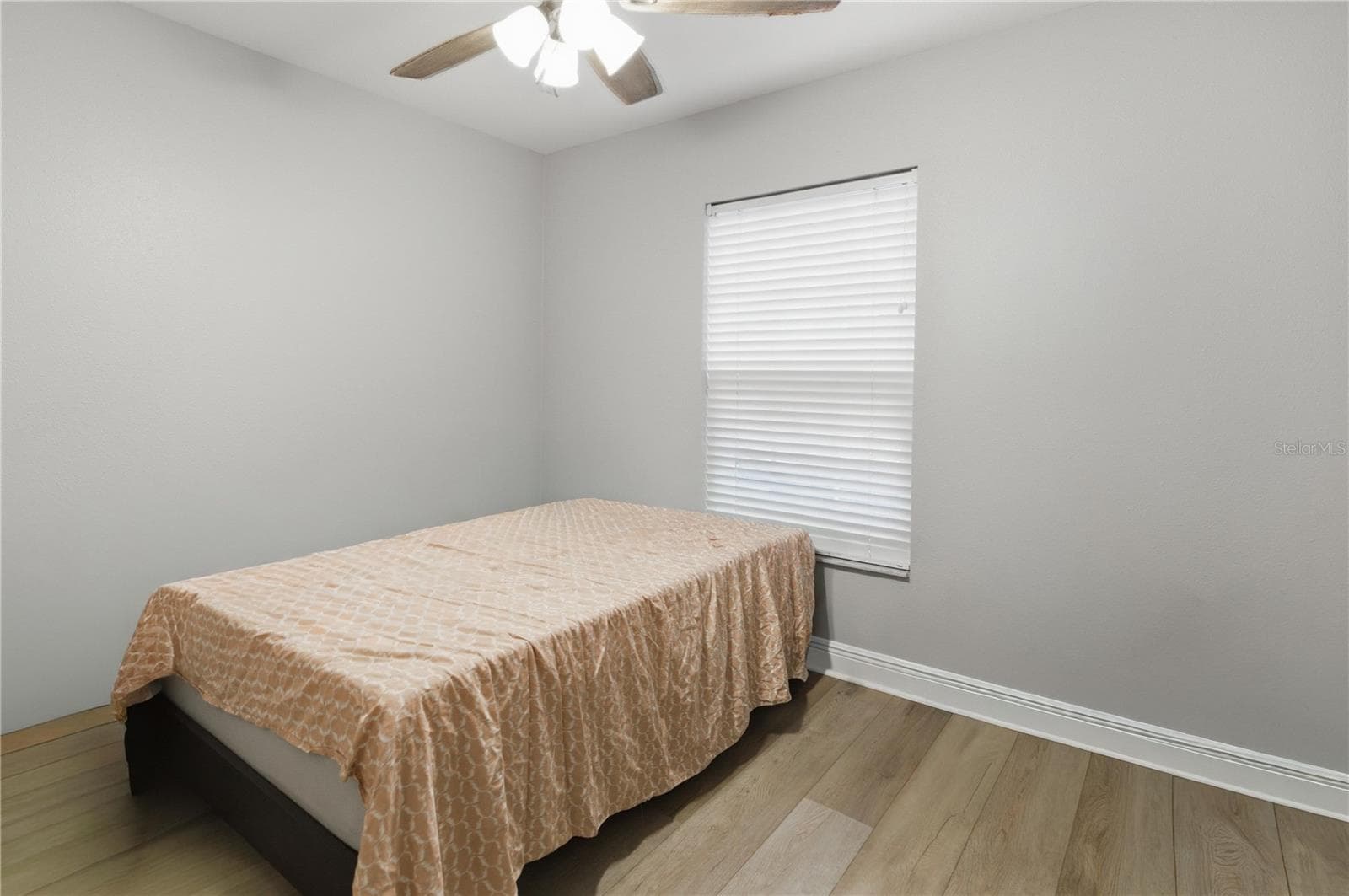 Bedroom 3 - 15541 NE 13TH LN, WILLISTON