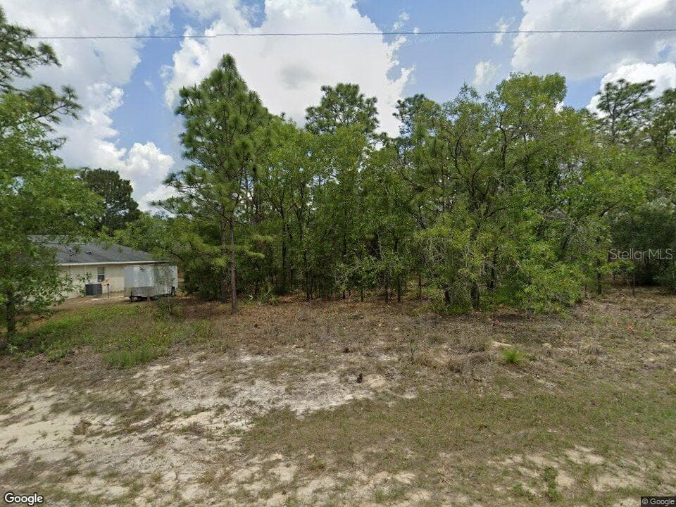 3881 W PARKVIEW DR