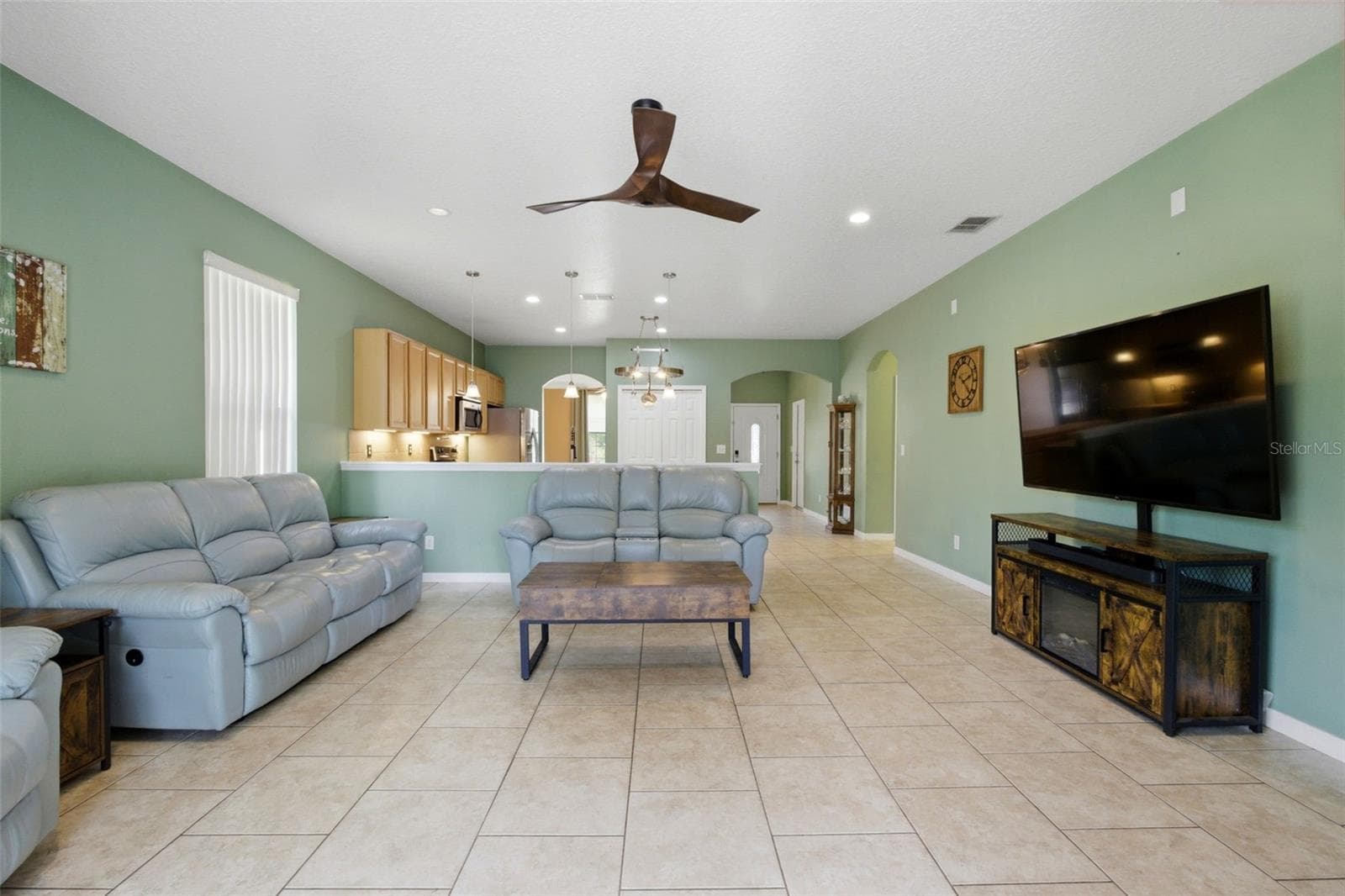 Single Family Residence at 35937 DAWN DR, LEESBURG, photo 8 of 33