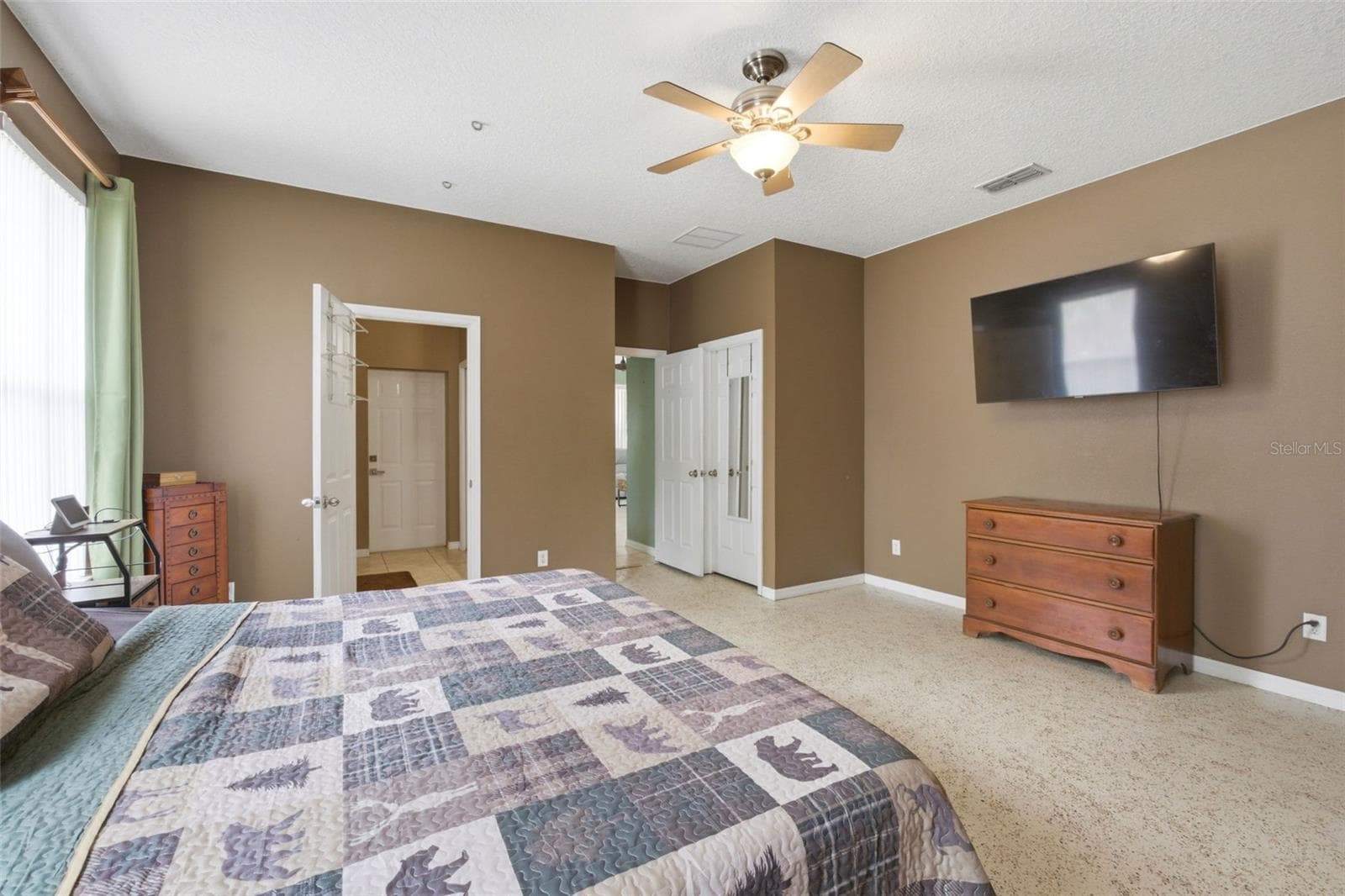Single Family Residence at 35937 DAWN DR, LEESBURG, photo 17 of 33