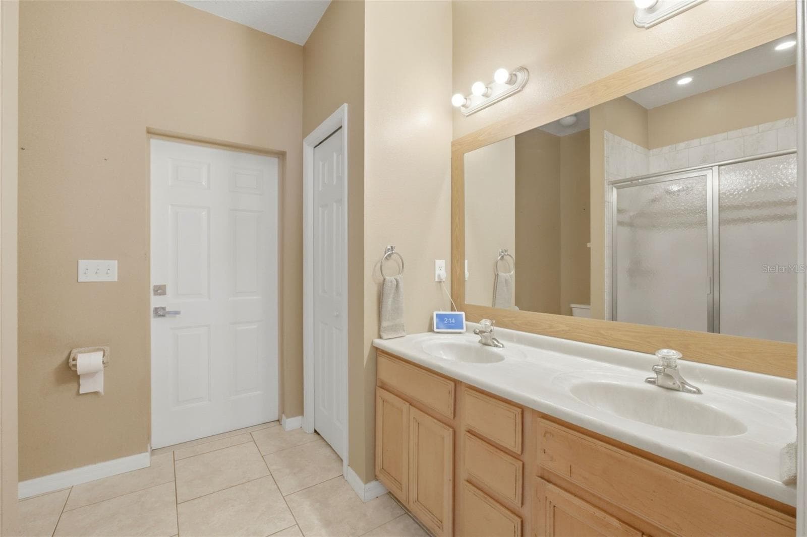 Primary bathroom - 35937 DAWN DR, LEESBURG