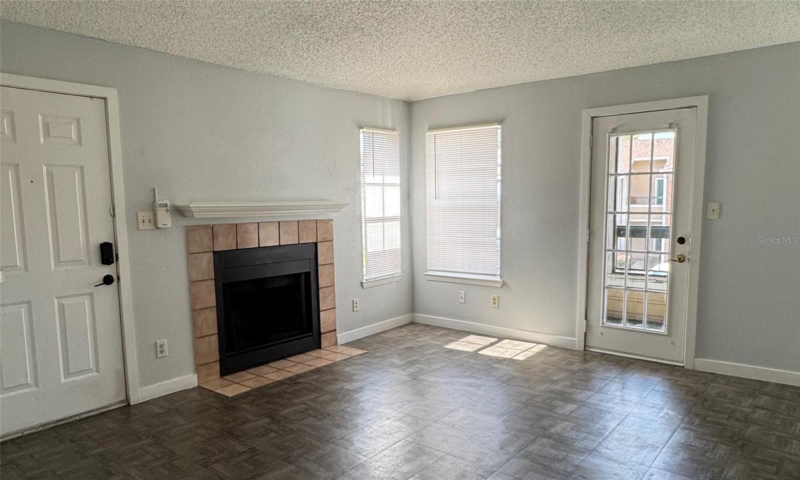 Living room - 5540 DEVONBRIAR WAY #203, ORLANDO