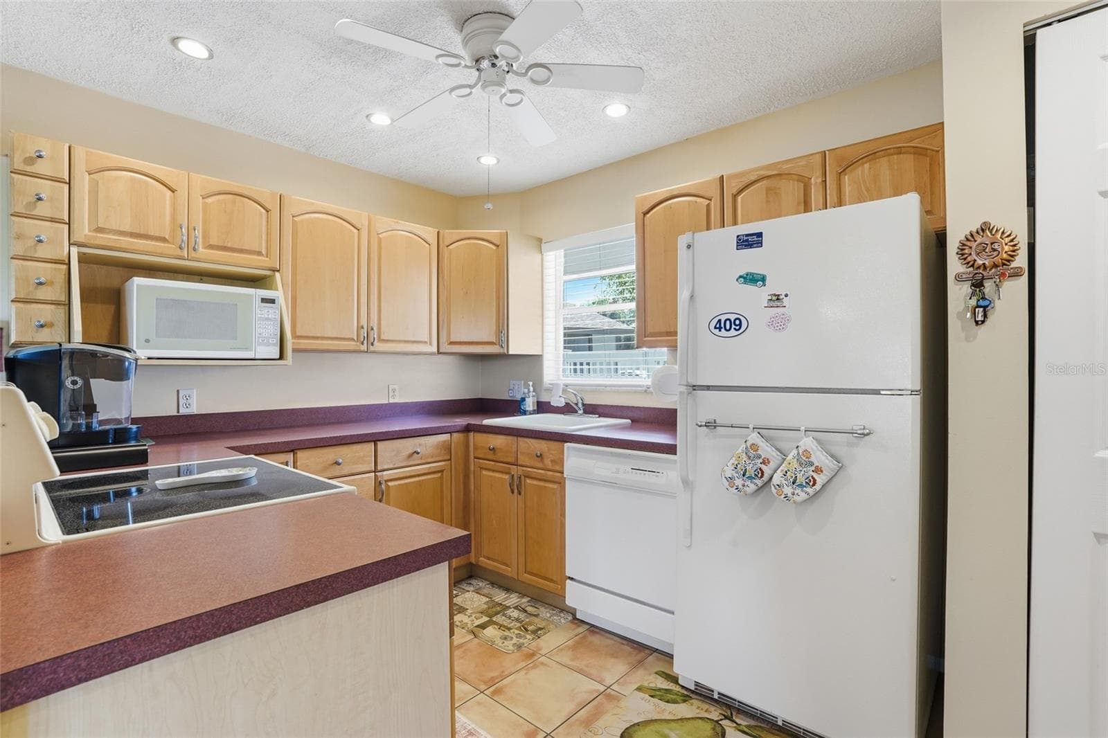 Townhouse at 4289 ISLAND CIR #1, FORT MYERS, photo 4 of 38