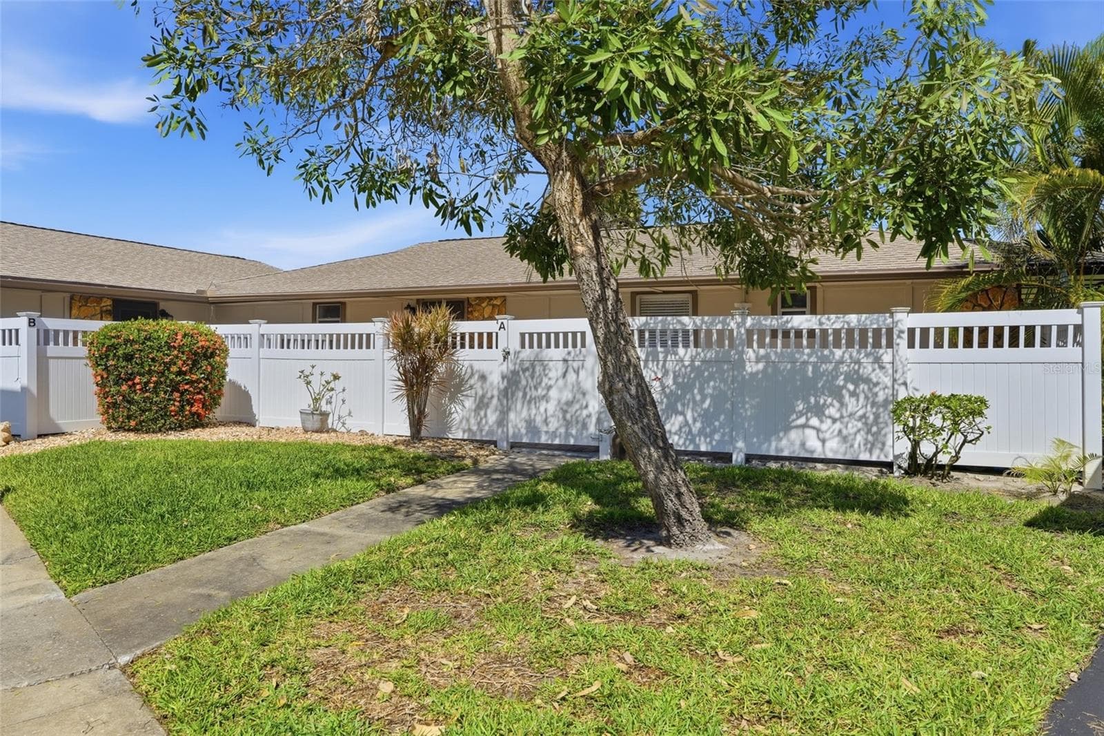 Townhouse at 4289 ISLAND CIR #1, FORT MYERS, photo 6 of 38