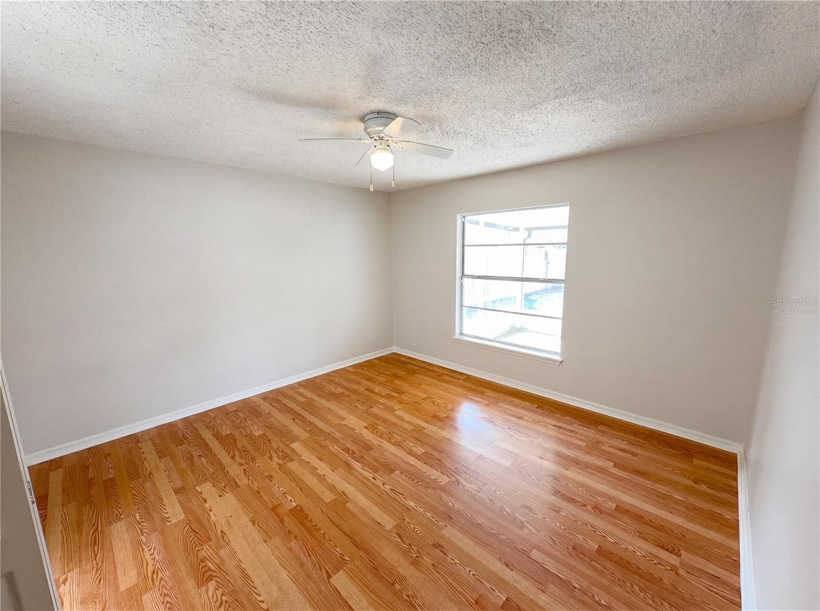 Single Family Residence at 9814 DEAN COVE LN, ORLANDO, photo 4 of 21