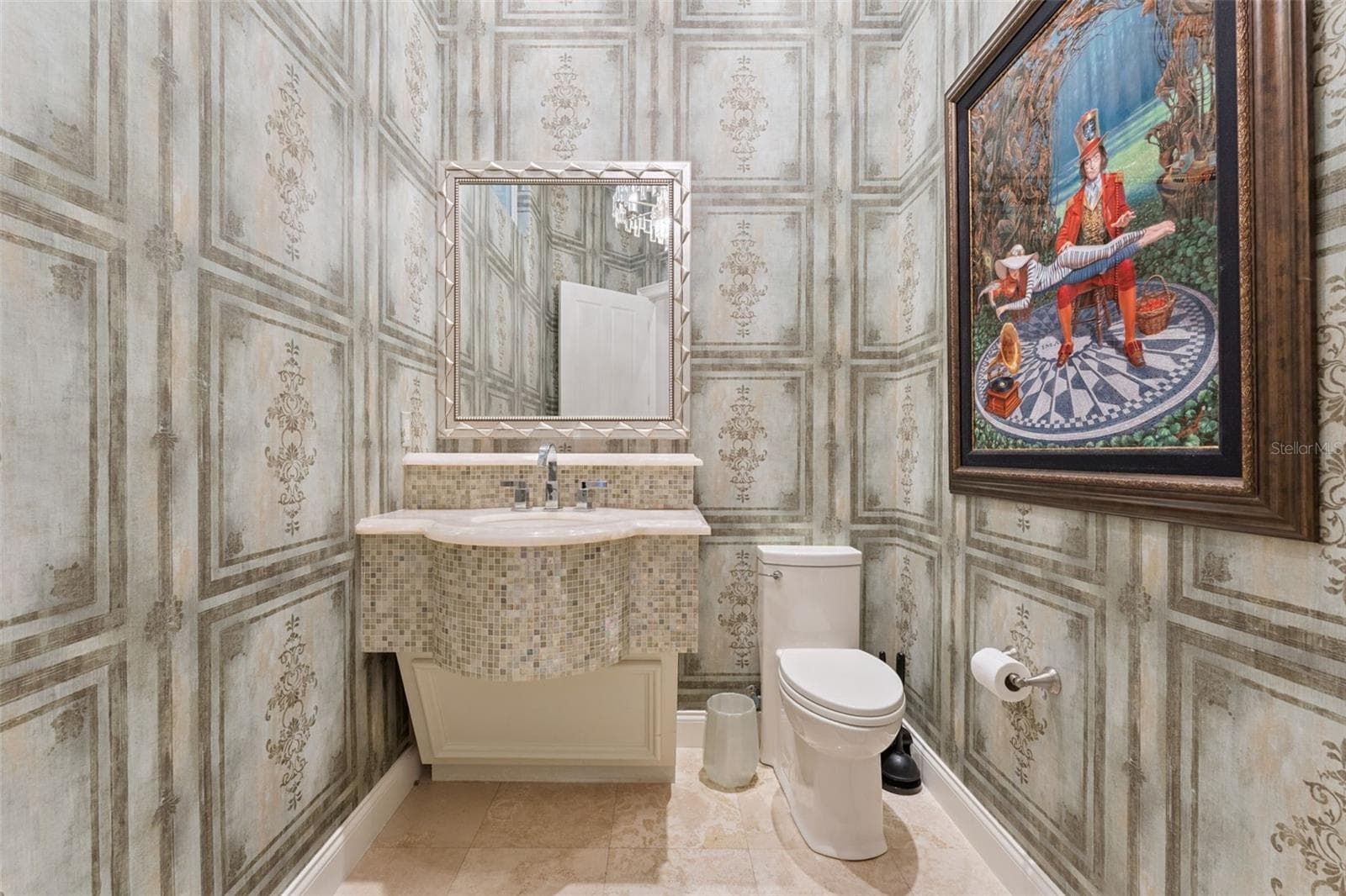 Half bath downstairs near the kitchen and family room - 3545 LEGACY HILLS CT, LONGWOOD