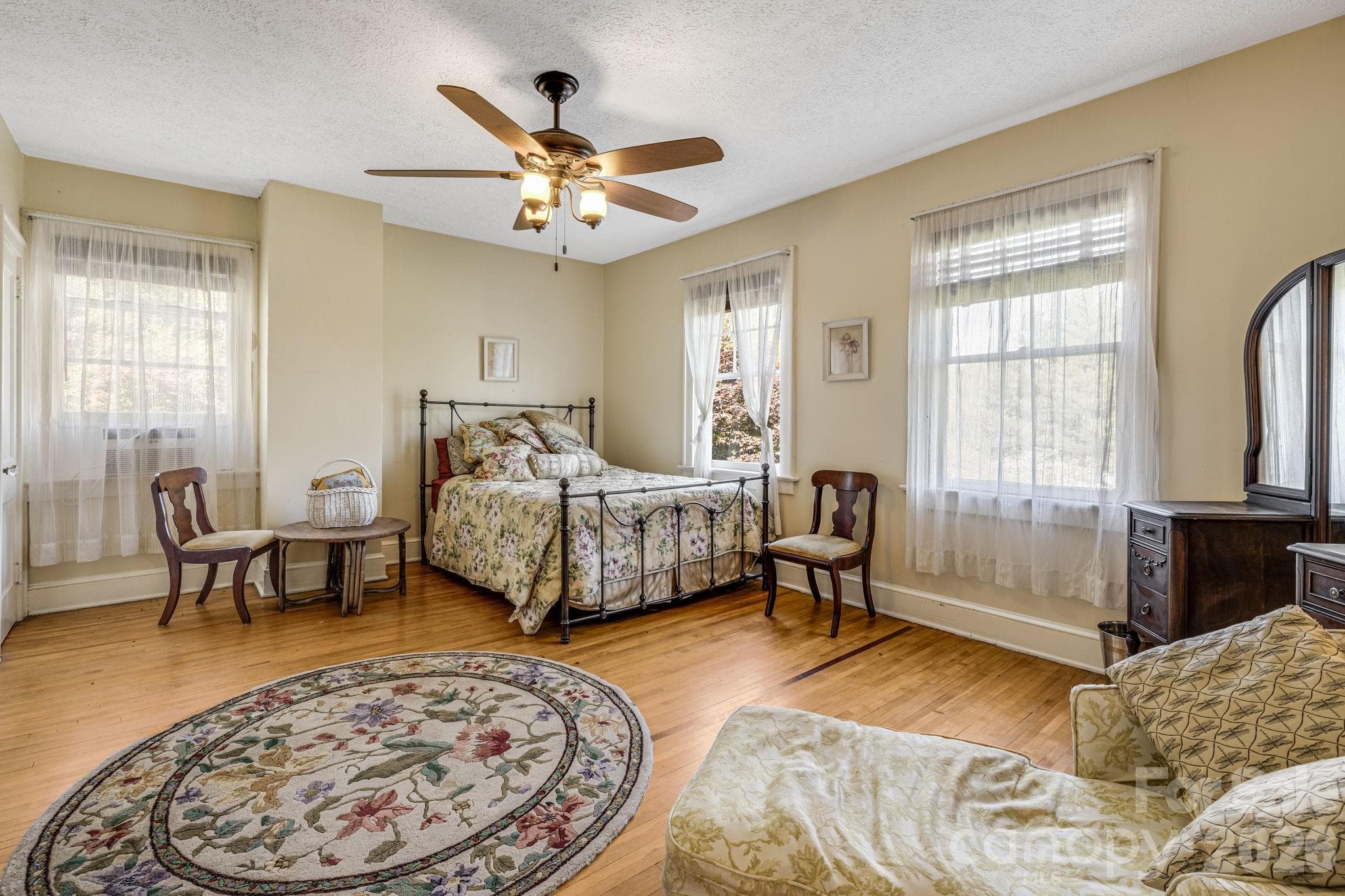 Single Family Residence at 29 Walnut Street, Hot Springs, photo 31 of 46