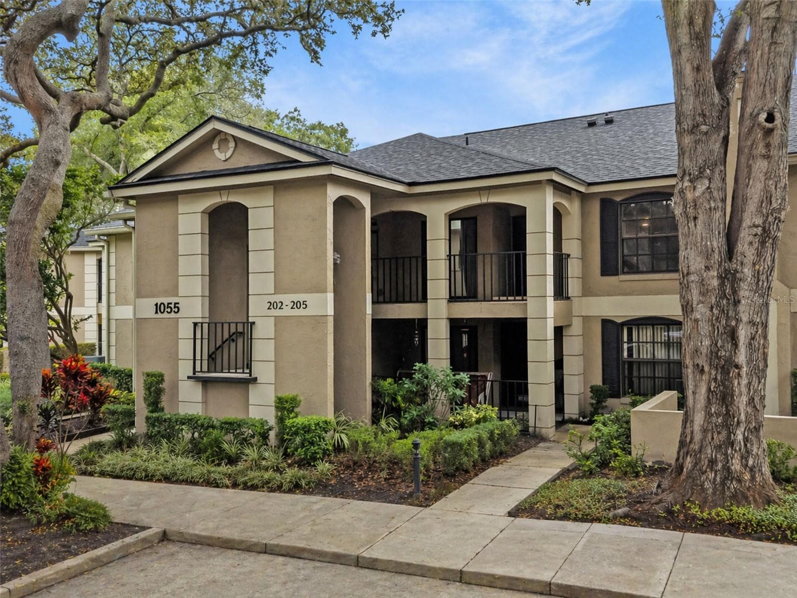 1055 KENSINGTON PARK DR #205