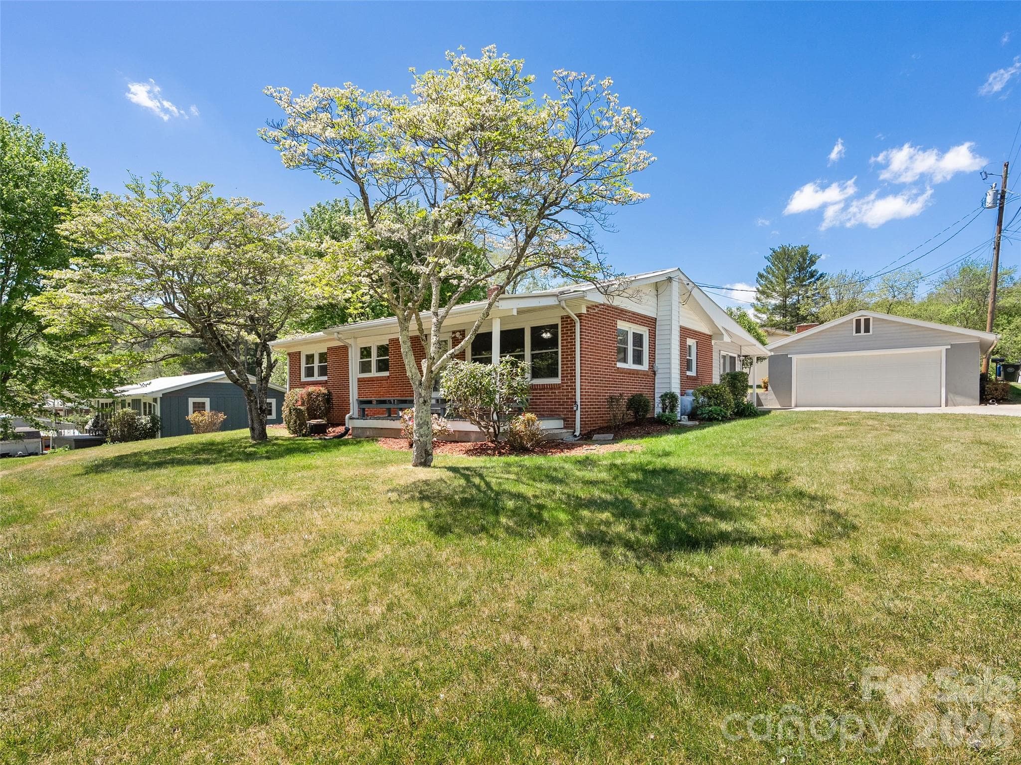 Single Family Residence at Waynesville, photo 2 of 23