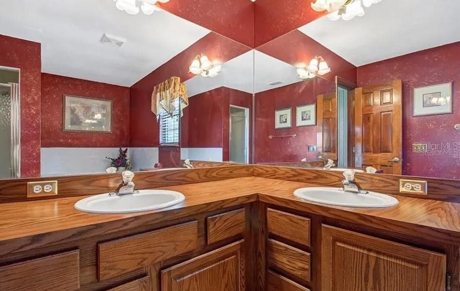 Single Family Residence at 2220 EMPEROR DR, KISSIMMEE, photo 13 of 45