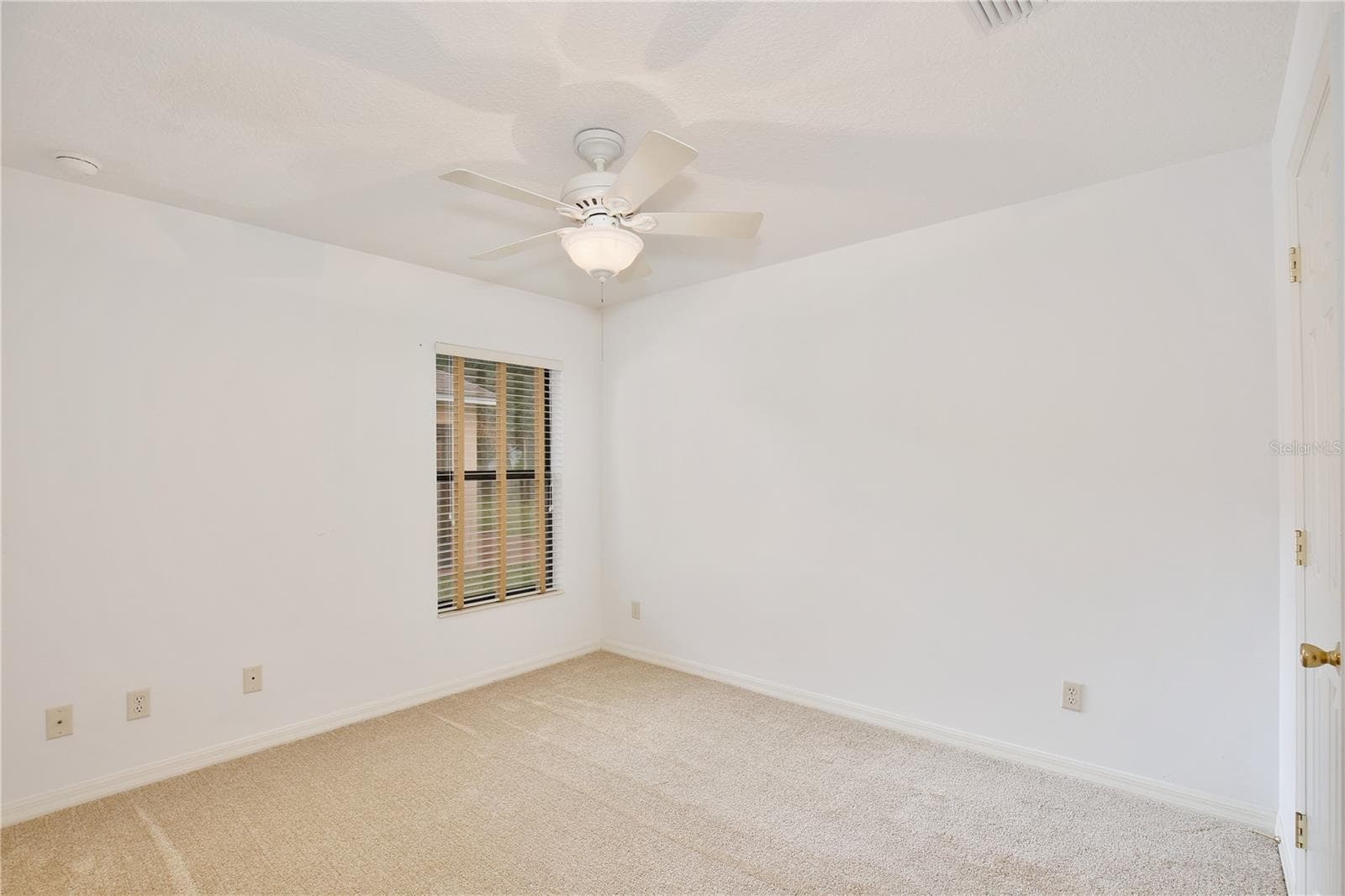 Single Family Residence at 27210 STONEY BROOK DR, LEESBURG, photo 28 of 59