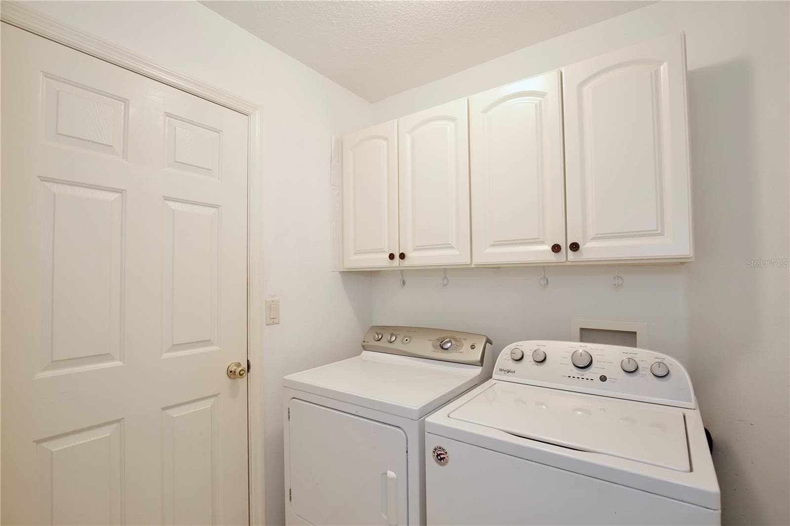 Single Family Residence at 27210 STONEY BROOK DR, LEESBURG, photo 31 of 59