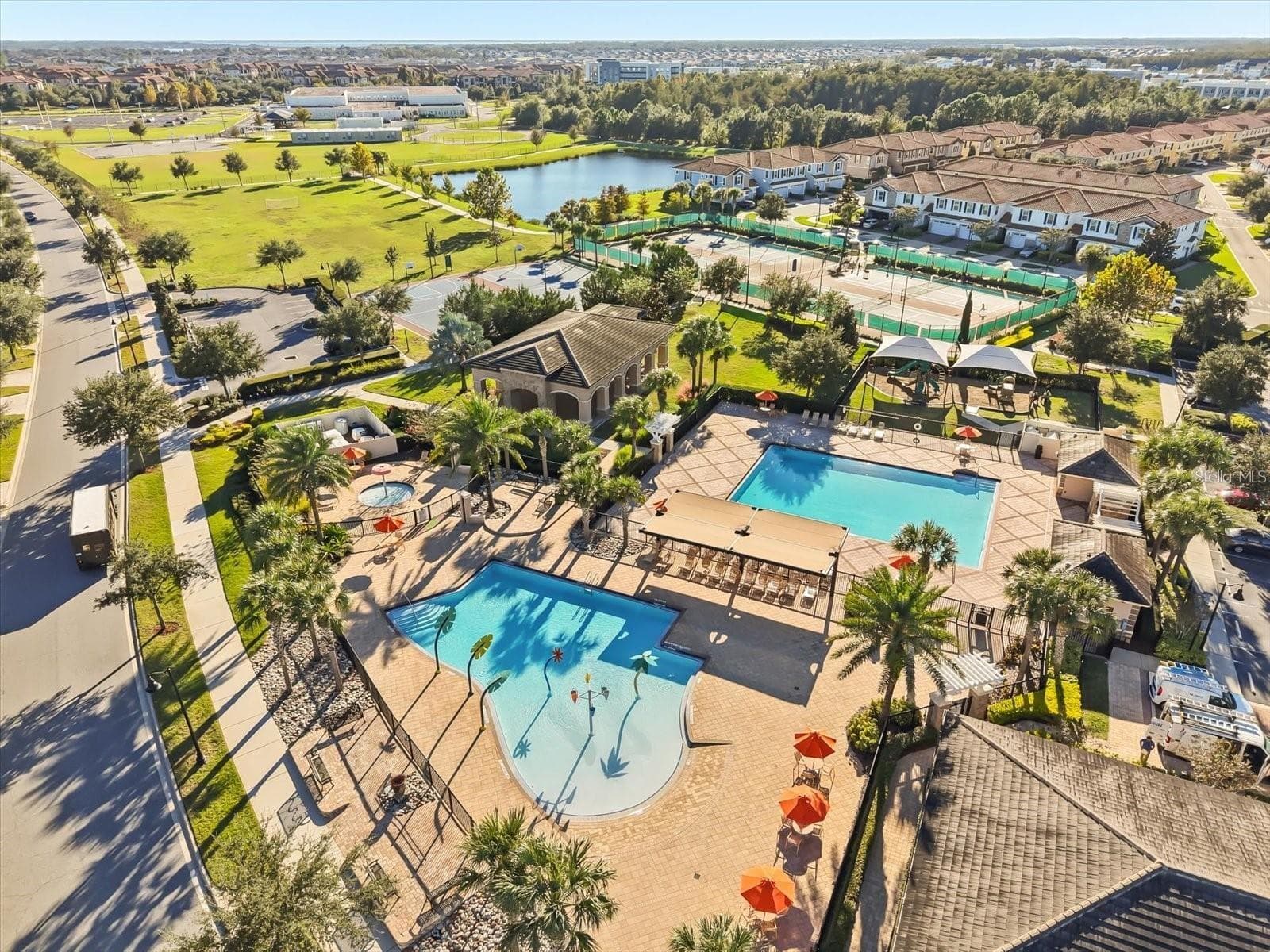 Townhouse at EAGLE CRK VILLAGE L PH 1, ORLANDO, photo 32 of 34