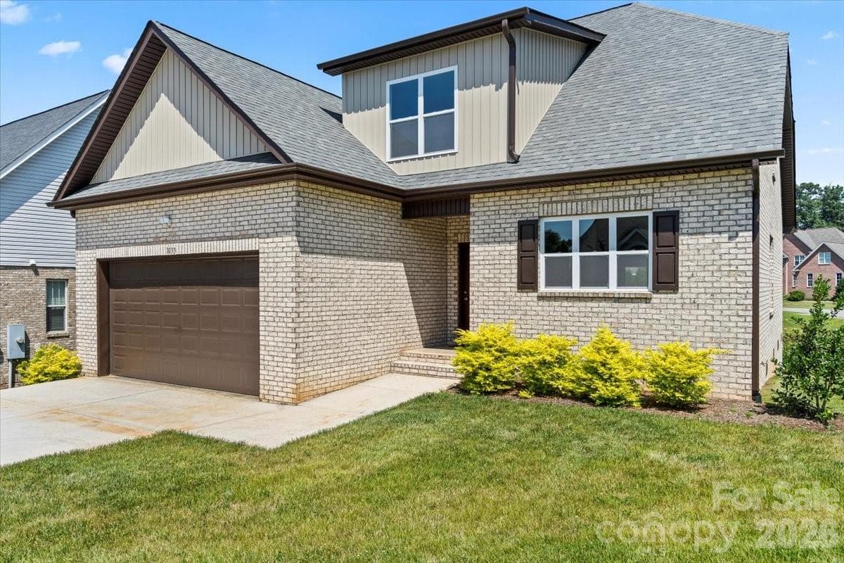 Single Family Residence at Hickory, photo 4 of 42