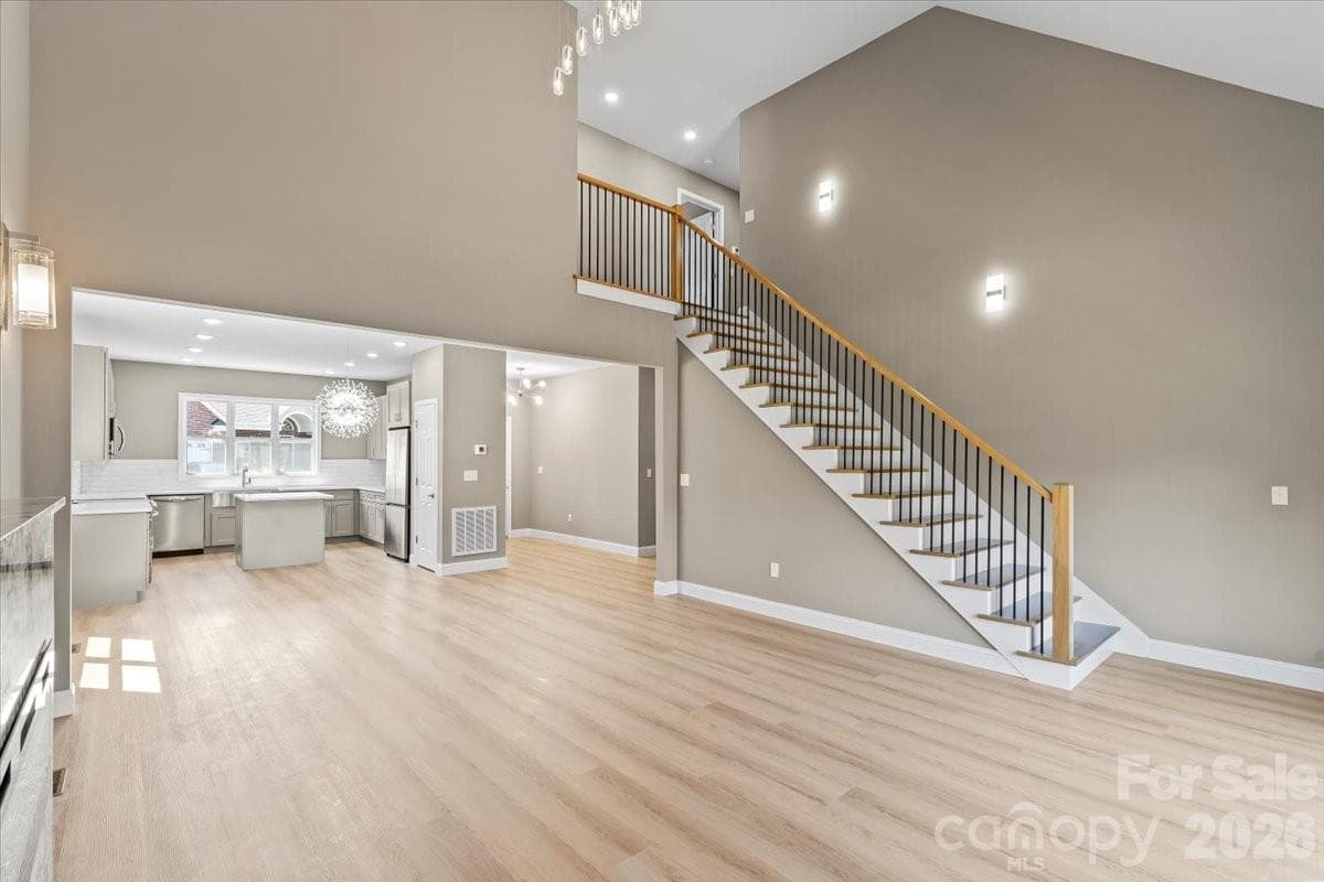 Single Family Residence at Hickory, photo 11 of 42