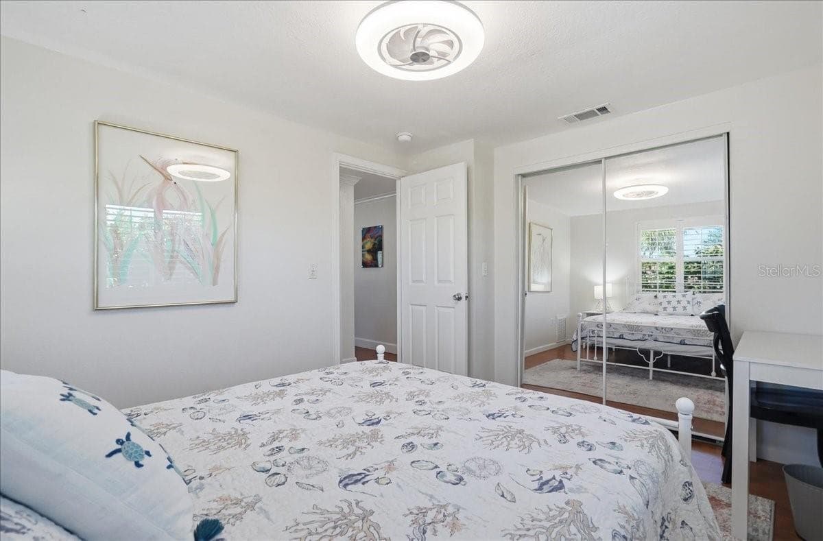 1129 Riviera StVenice, FL 34285 - 1129 RIVIERA ST, VENICE
