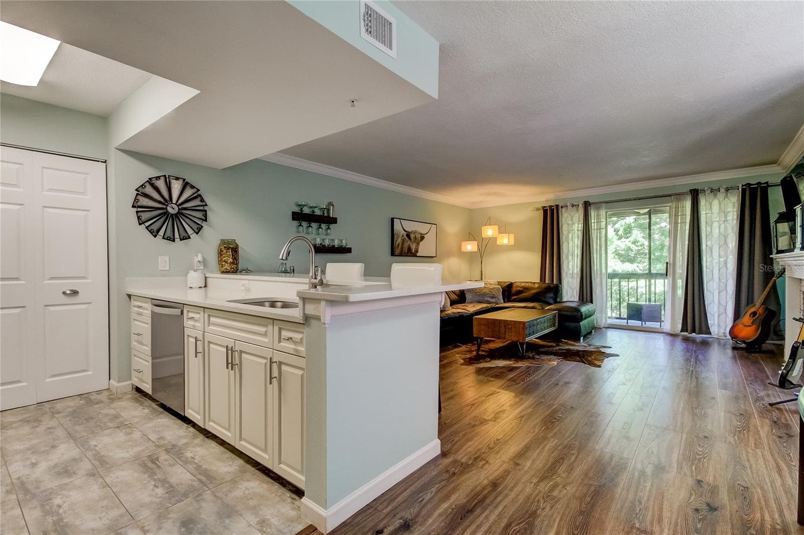 Condominium at 2400 FEATHER SOUND DR #1228, CLEARWATER, photo 8 of 45