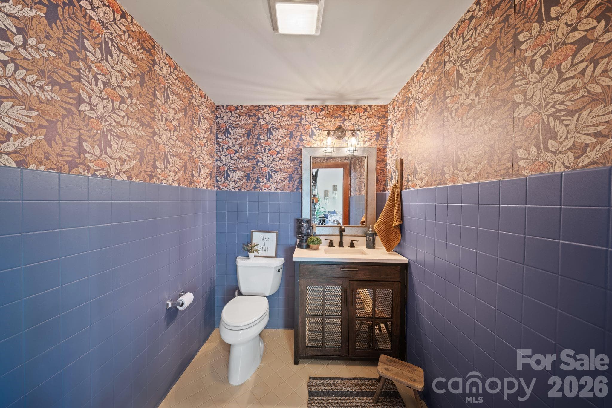 Single Family Residence at 25 View Ridge Parkway, Leicester, photo 15 of 38