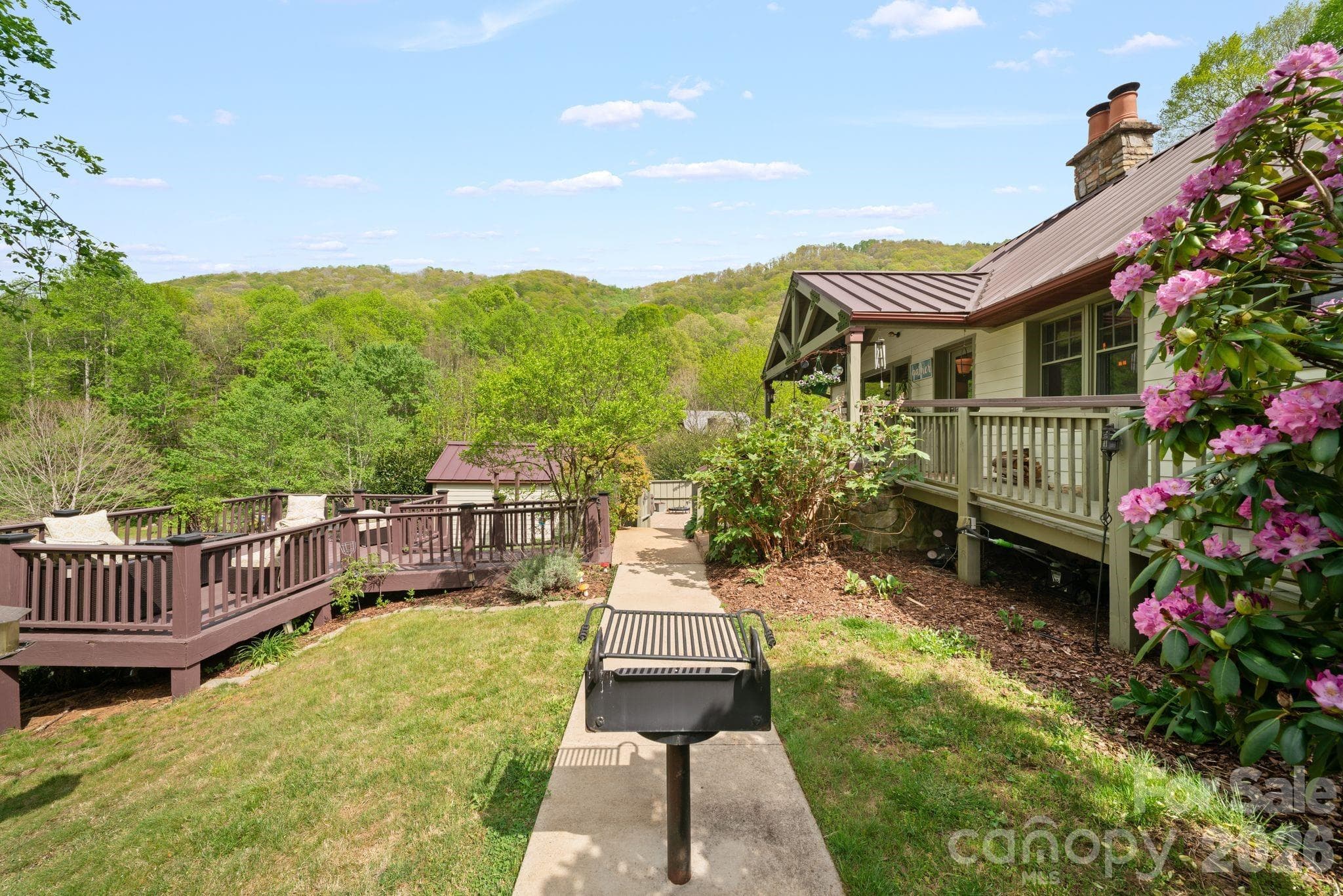 Single Family Residence at 25 View Ridge Parkway, Leicester, photo 26 of 38