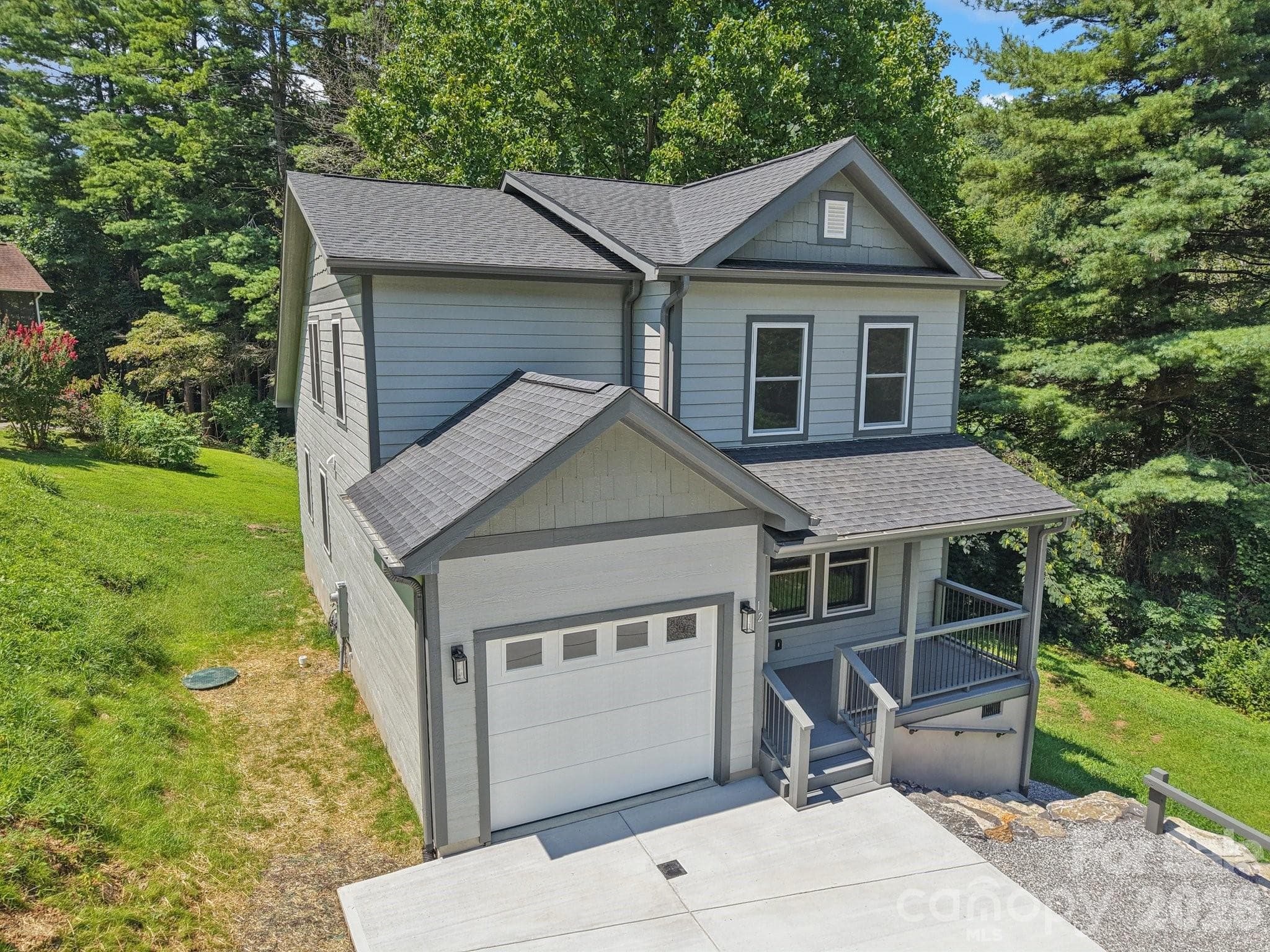 Single Family Residence at Waynesville, photo 6 of 43