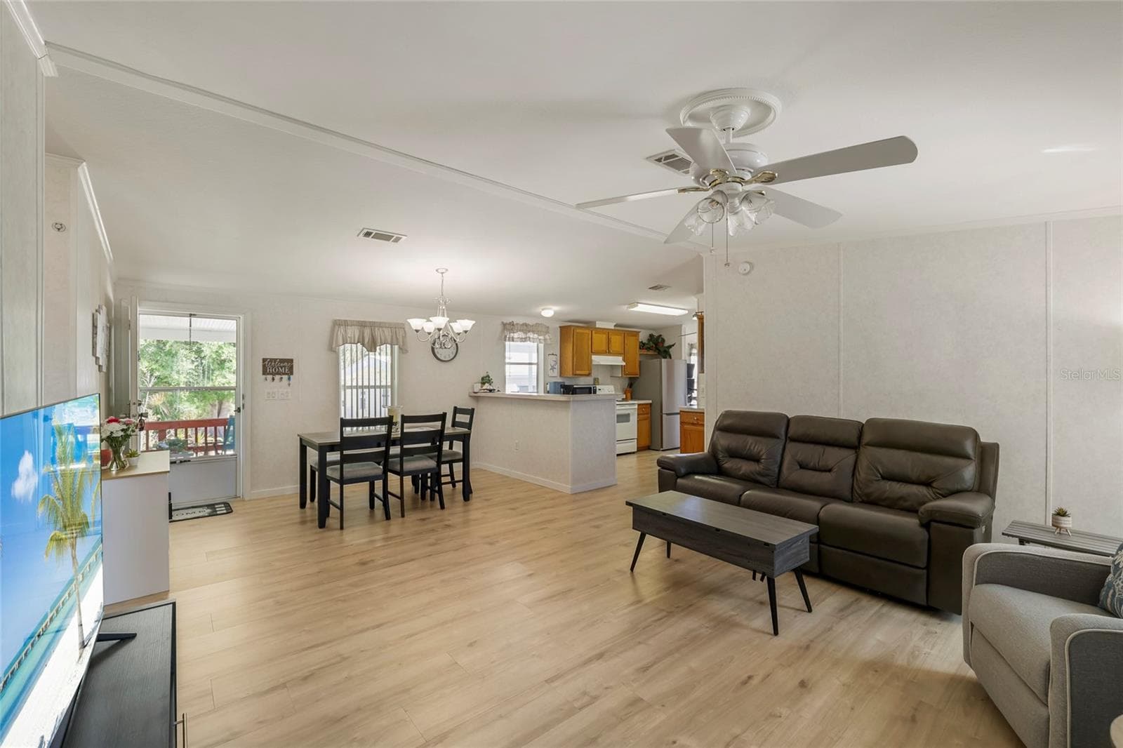 Manufactured Home at 2927 COQUINA ESPLANADE, PUNTA GORDA, photo 13 of 36