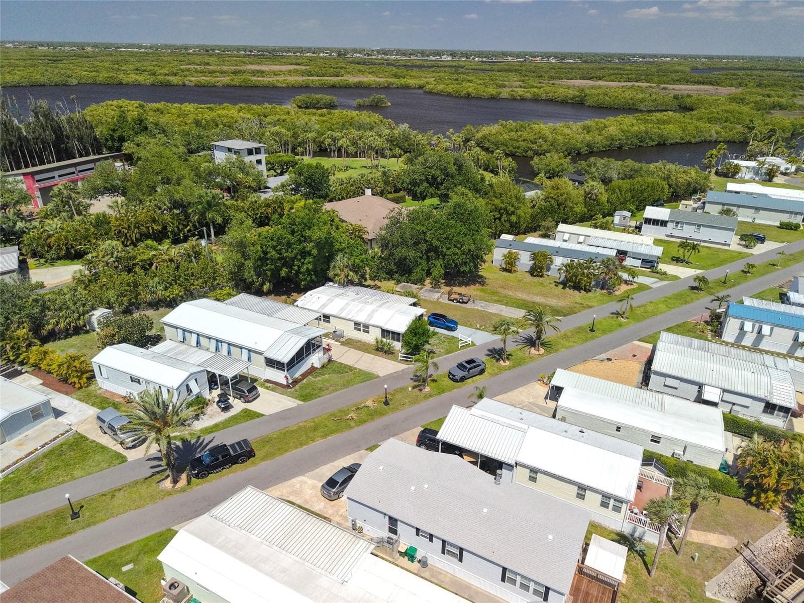 Manufactured Home at 2927 COQUINA ESPLANADE, PUNTA GORDA, photo 34 of 36