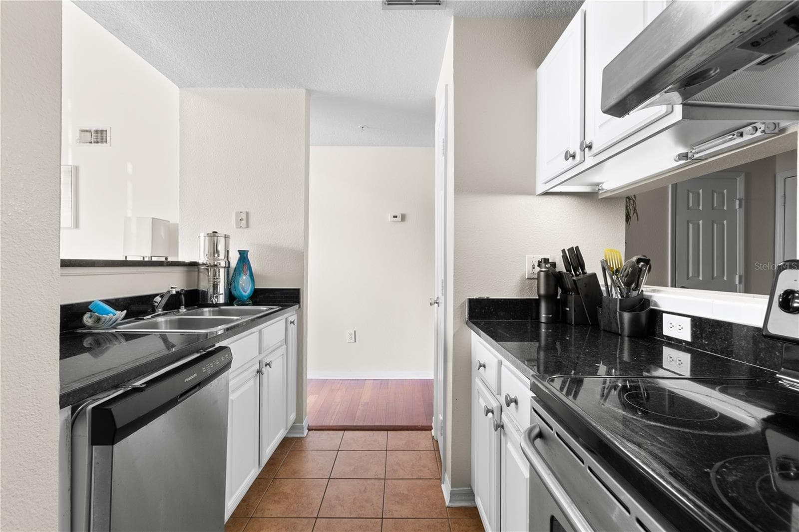Condominium at 501 KNIGHTS RUN AVE #1310, TAMPA, photo 8 of 33