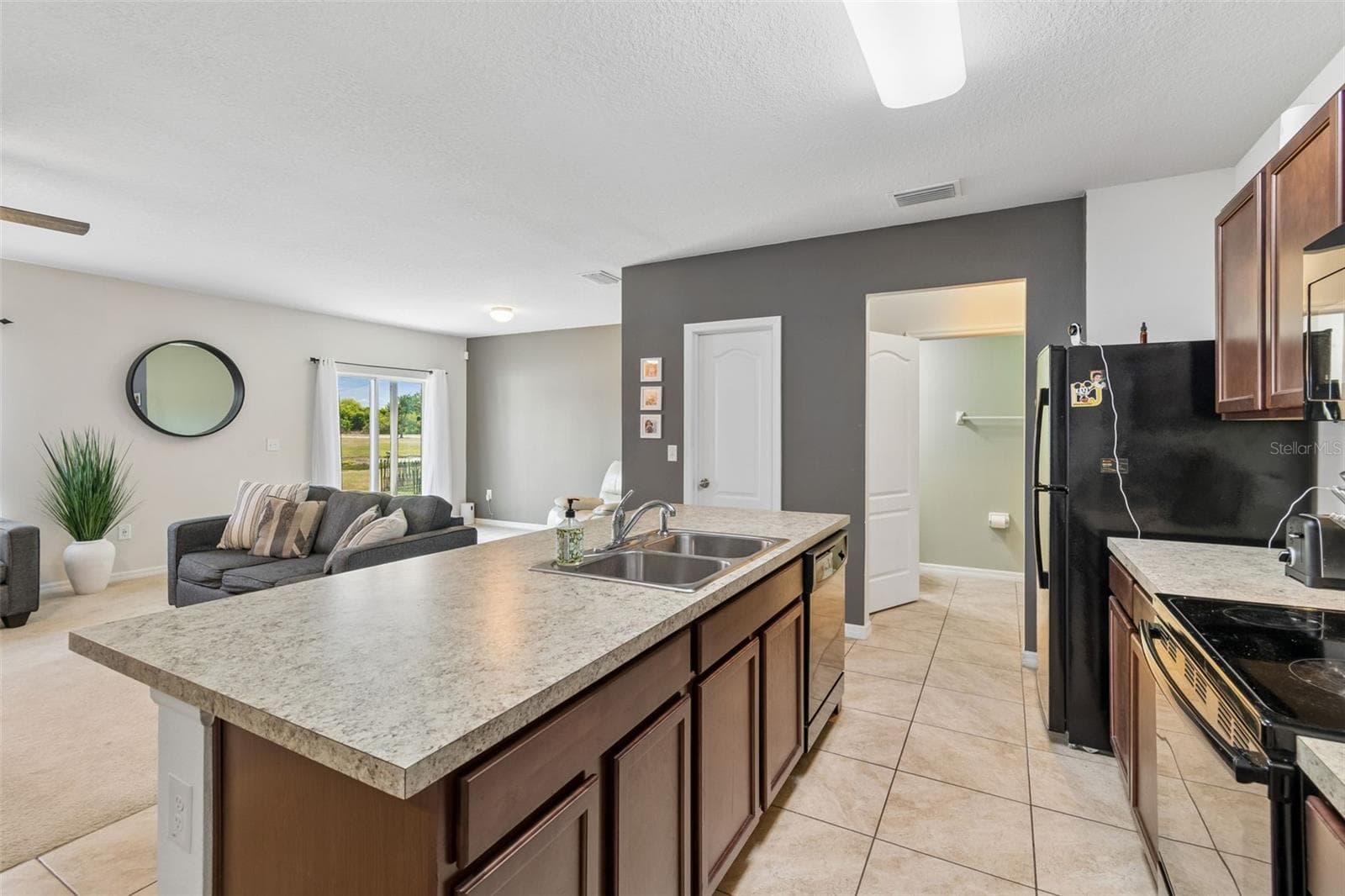 Single Family Residence at 11926 GRAND KEMPSTON DR, GIBSONTON, photo 6 of 57
