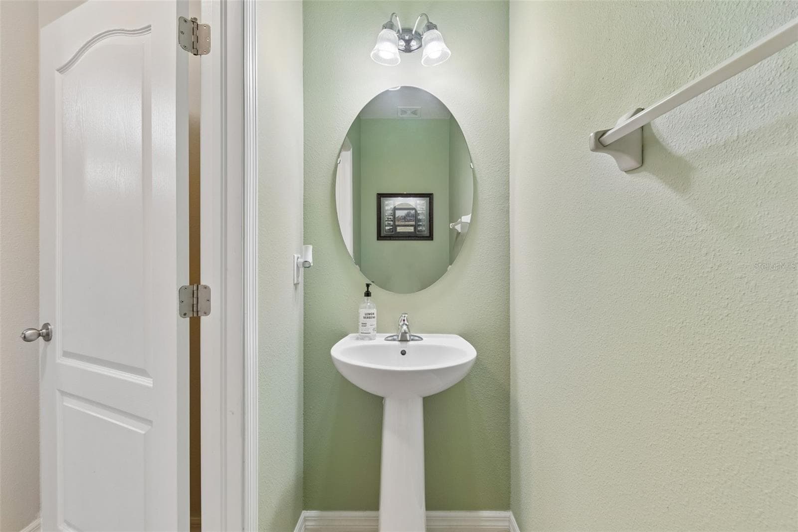 Single Family Residence at 11926 GRAND KEMPSTON DR, GIBSONTON, photo 10 of 57