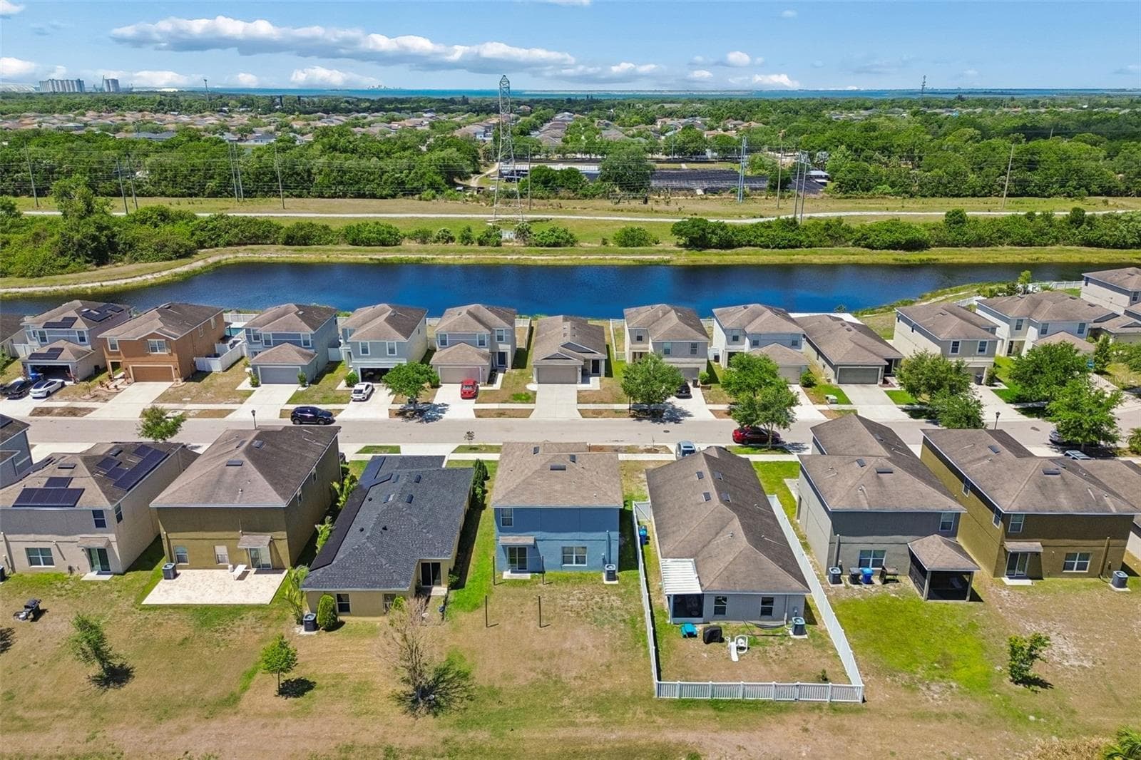 Single Family Residence at 11926 GRAND KEMPSTON DR, GIBSONTON, photo 45 of 57