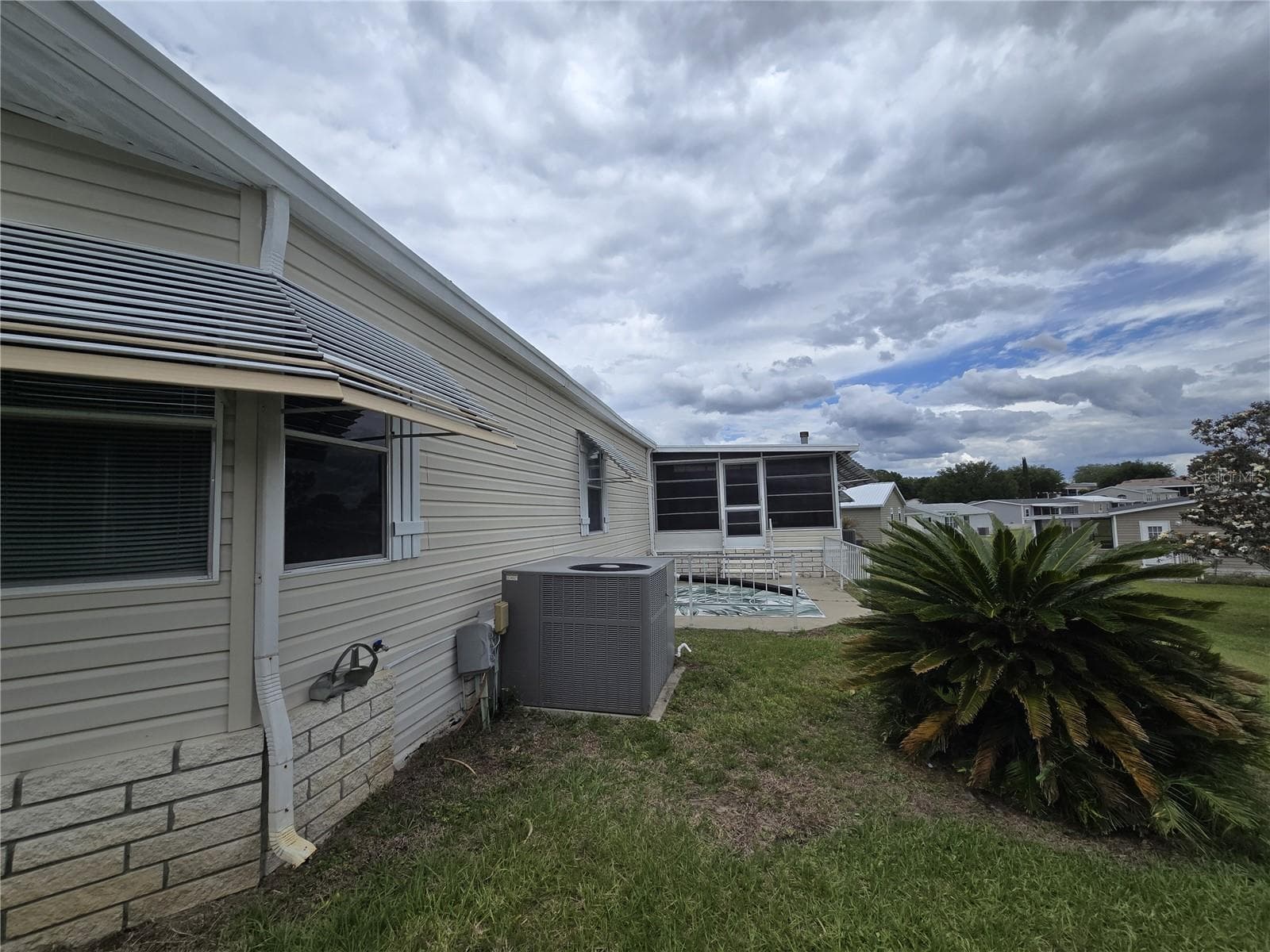 rear - 4122 GREENBLUFF RD #821, ZELLWOOD