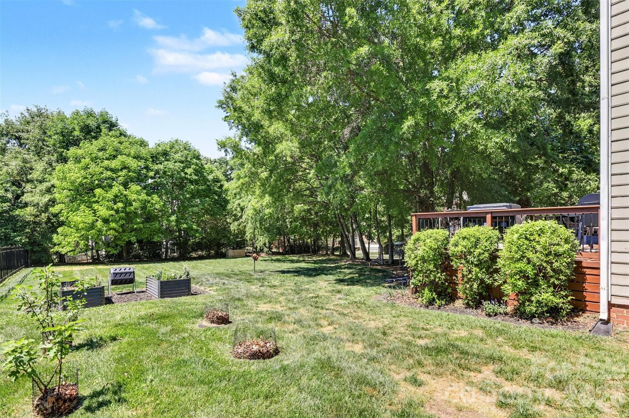 Single Family Residence at 6213 Knightsgate Court, Charlotte, photo 27 of 36