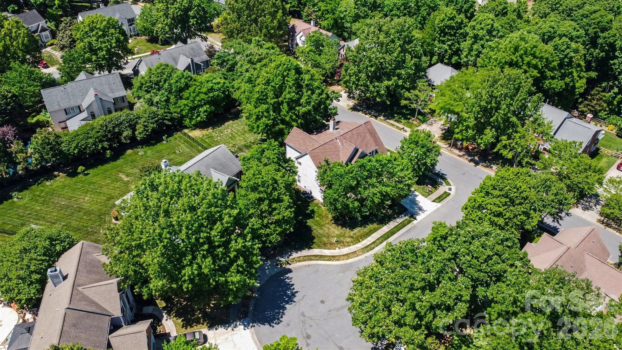 Single Family Residence at 6213 Knightsgate Court, Charlotte, photo 29 of 36