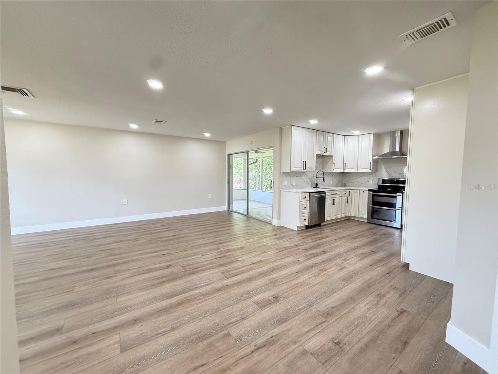 Single Family Residence at 10501 HARDWOOD CT, PORT RICHEY, photo 14 of 58