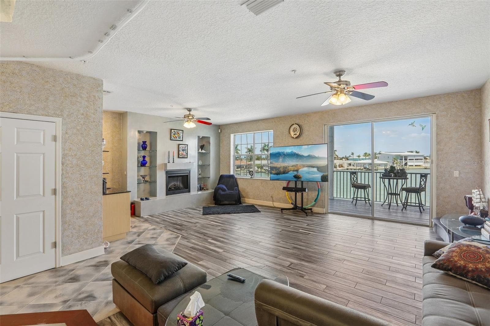 Townhouse at 113 YACHT CLUB CIR, NORTH REDINGTON BEACH, photo 8 of 47