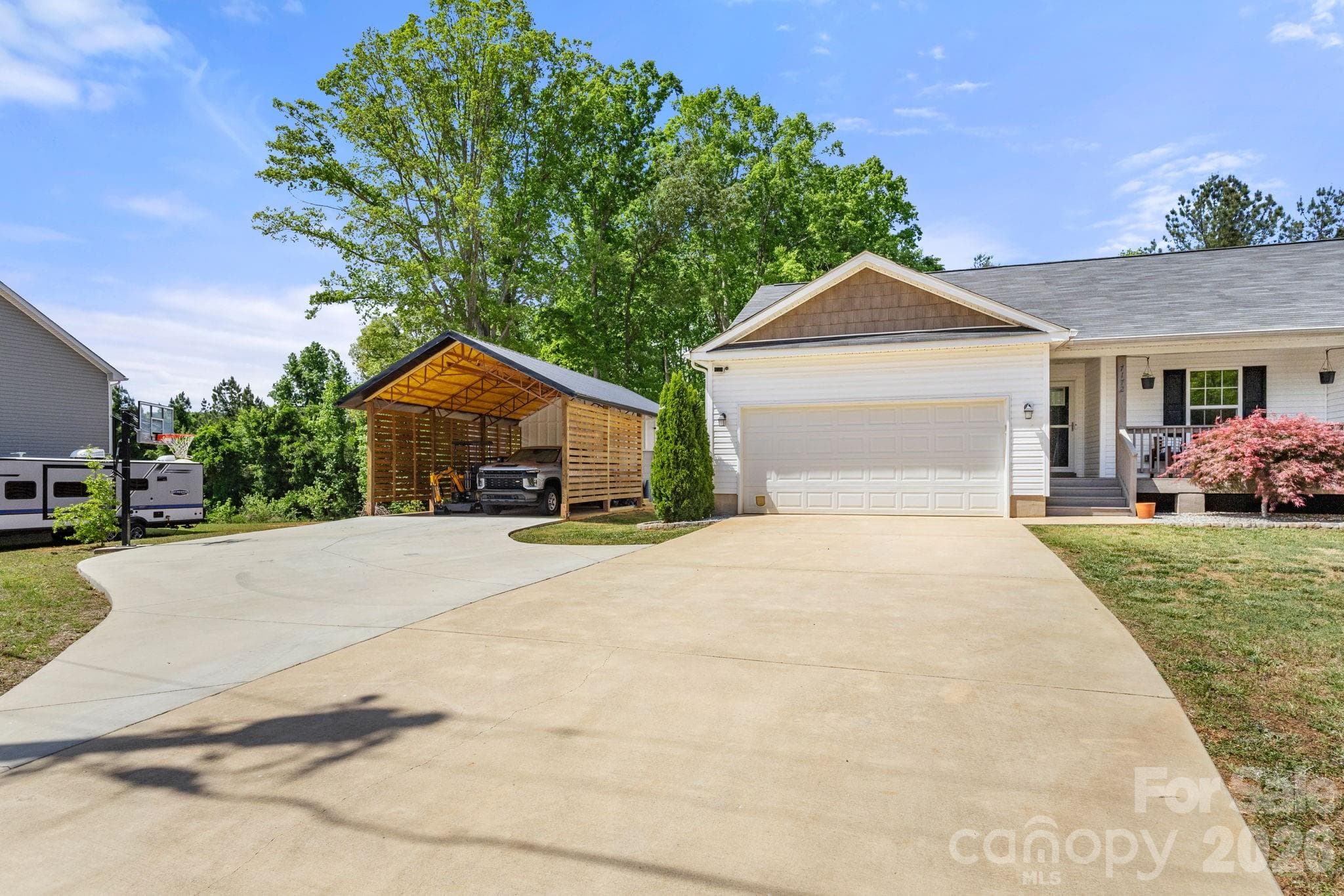 Single Family Residence at 7172 Rolling Hills Drive, Sherrills Ford, photo 3 of 35