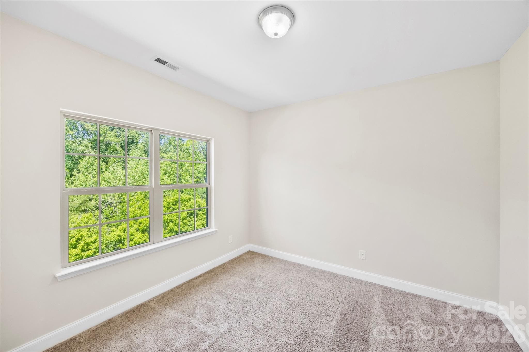 main floor bedroom - 2548 Flintshire Lane, Gastonia