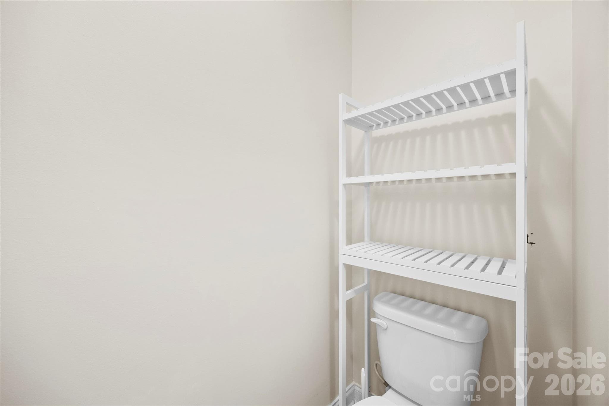 primary bath - 2548 Flintshire Lane, Gastonia