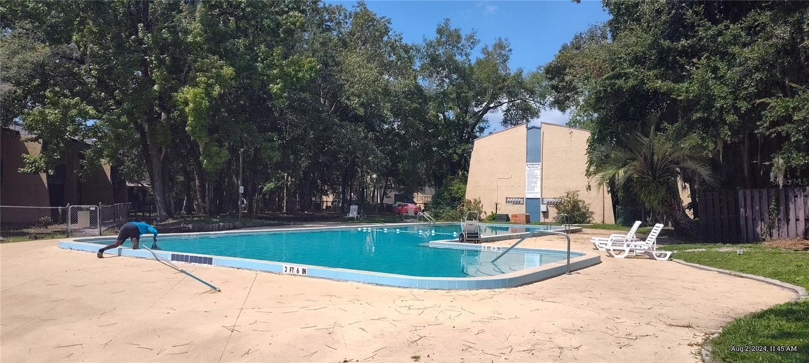 Pool - 2811 SW ARCHER RD #F46, GAINESVILLE