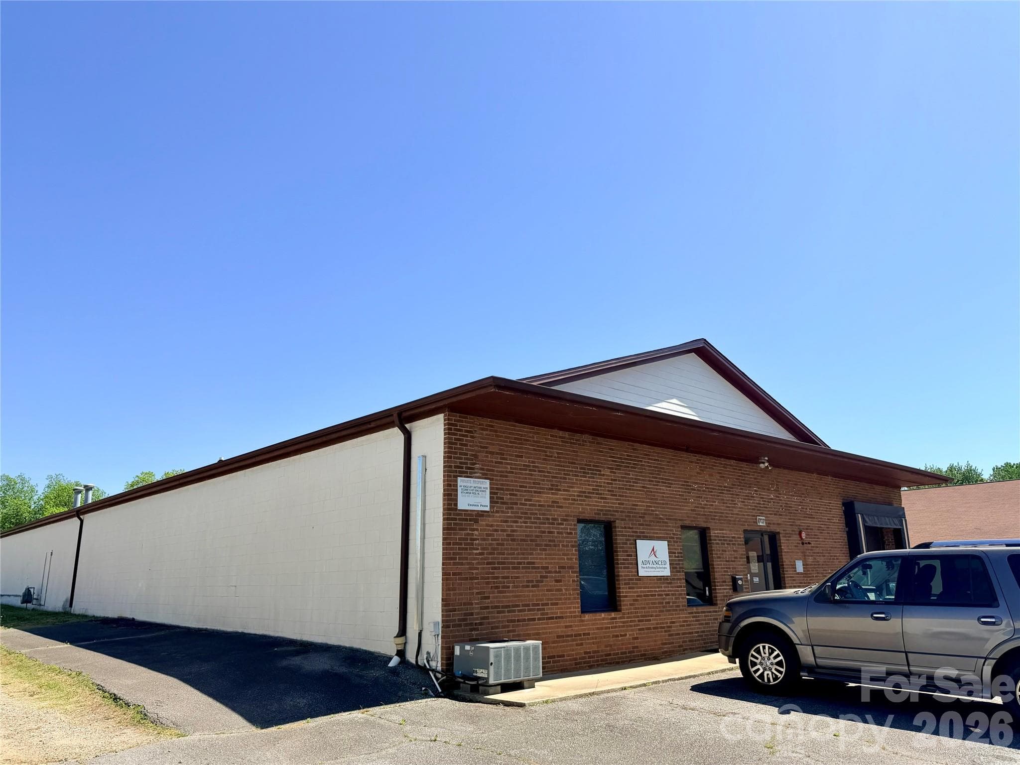 Warehouse/Office at Hickory, photo 4 of 8