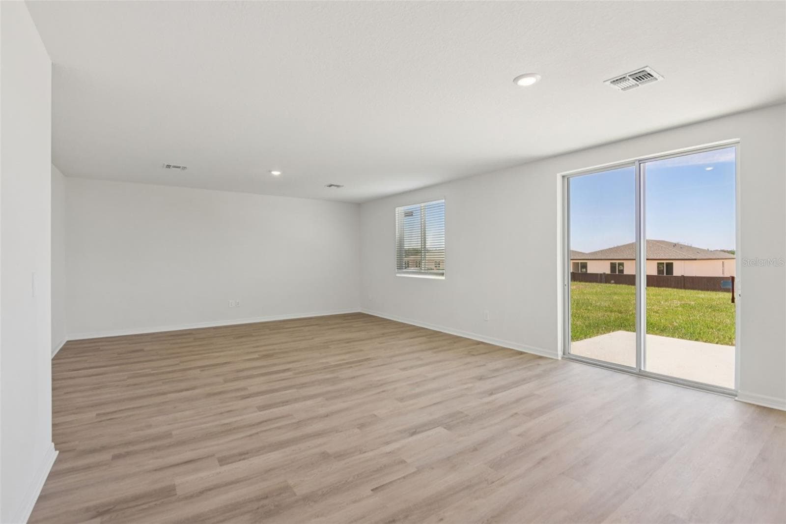 Single Family Residence at 12581 HOMELAND DR, DADE CITY, photo 5 of 37