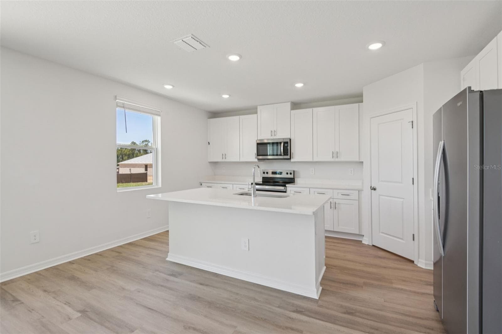 Single Family Residence at 12581 HOMELAND DR, DADE CITY, photo 9 of 37