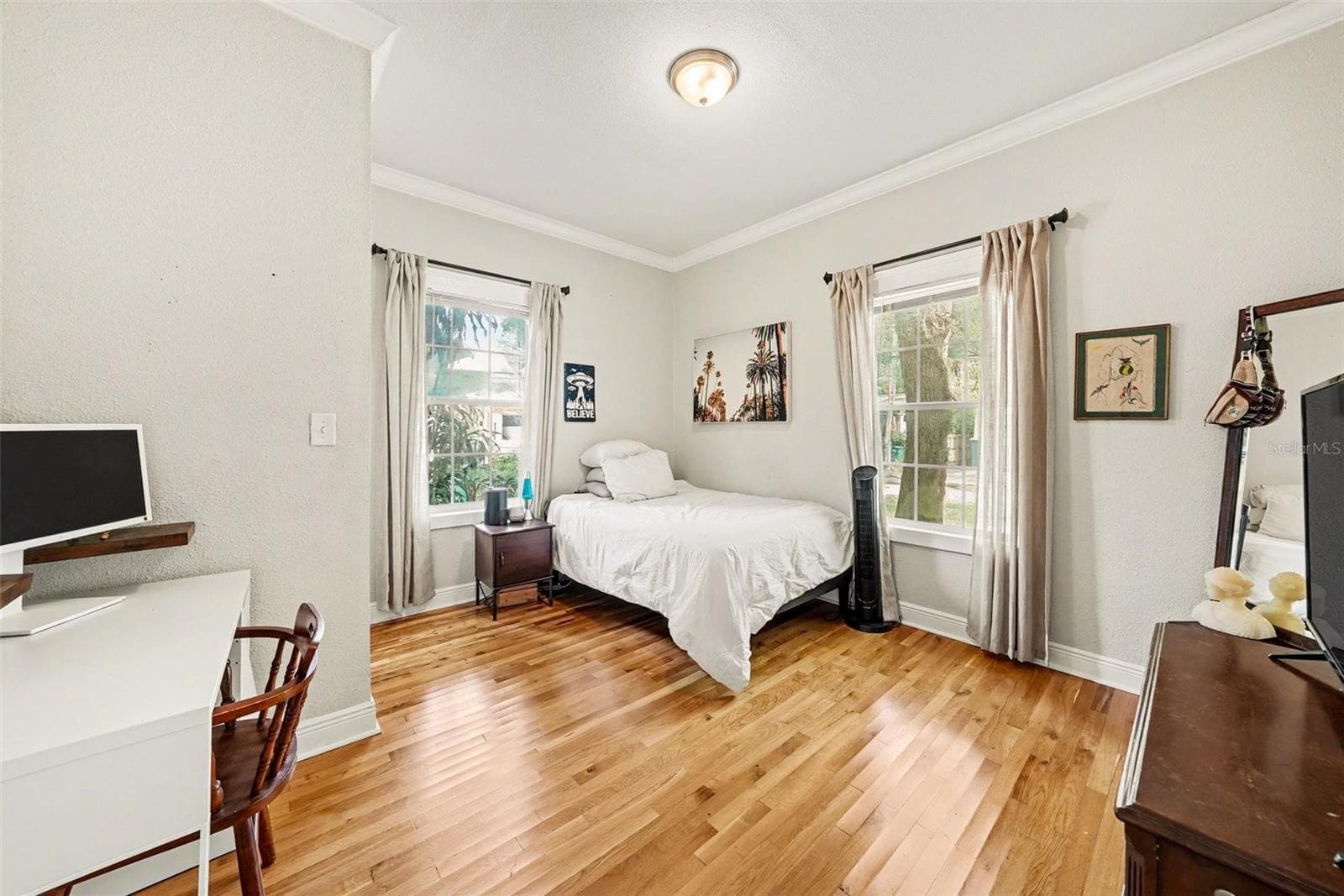 Secondary bedroom at front of home. - 805 E CHELSEA ST, TAMPA
