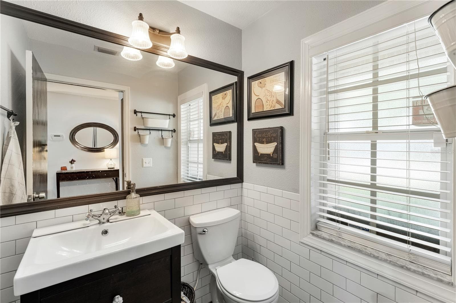 Single Family Residence at 9758 FOX HOLLOW RD, TAMPA, photo 32 of 61