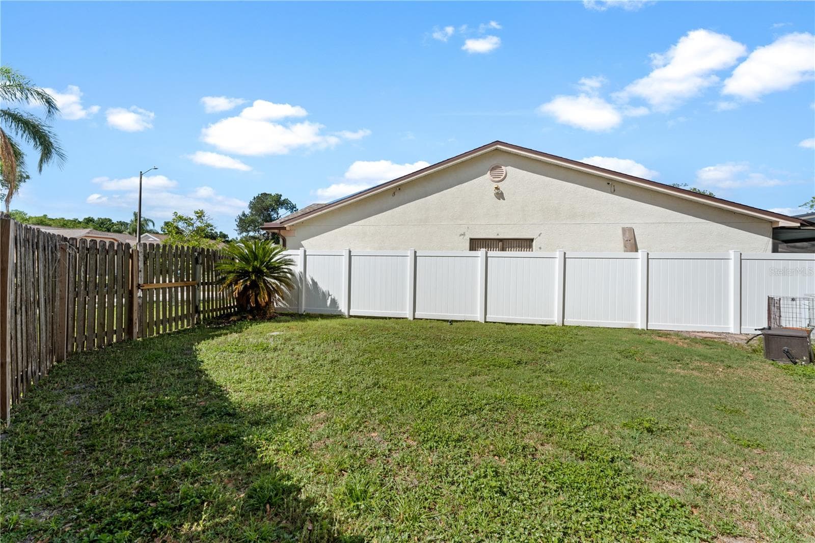 Single Family Residence at 9758 FOX HOLLOW RD, TAMPA, photo 37 of 61