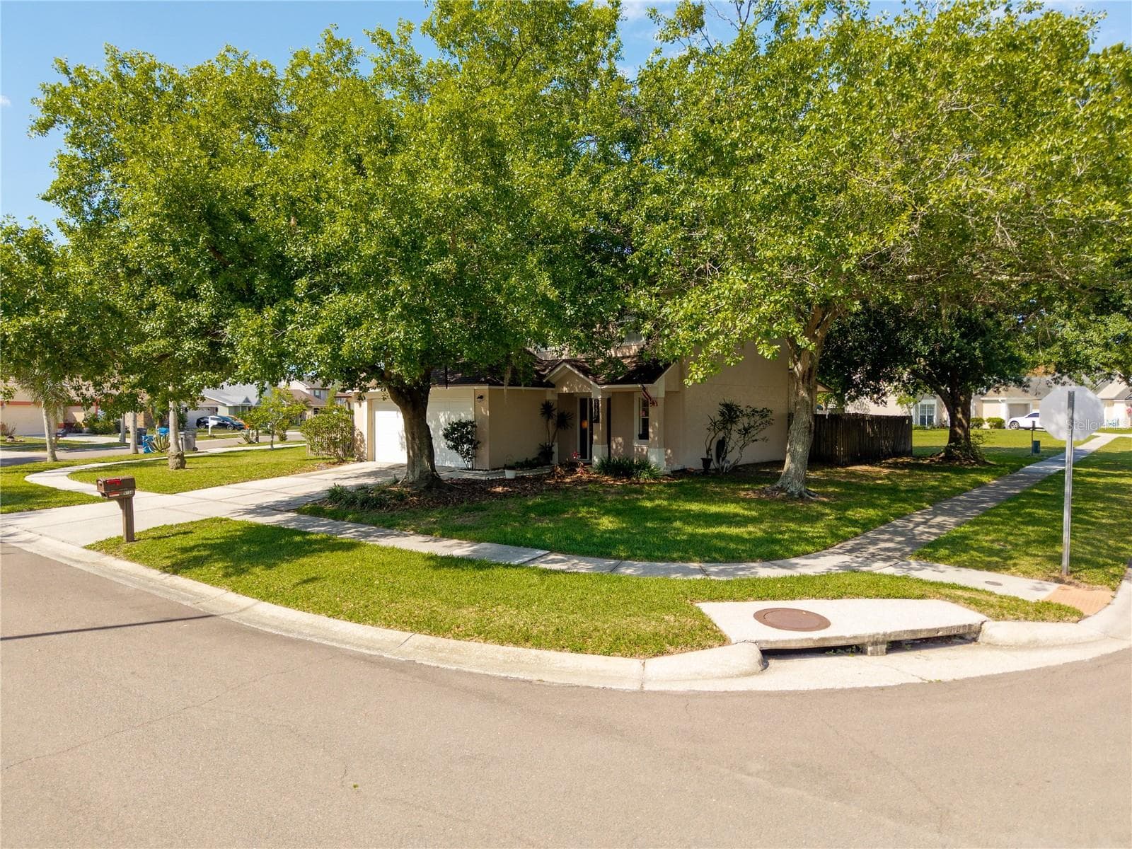 Single Family Residence at 9758 FOX HOLLOW RD, TAMPA, photo 49 of 61