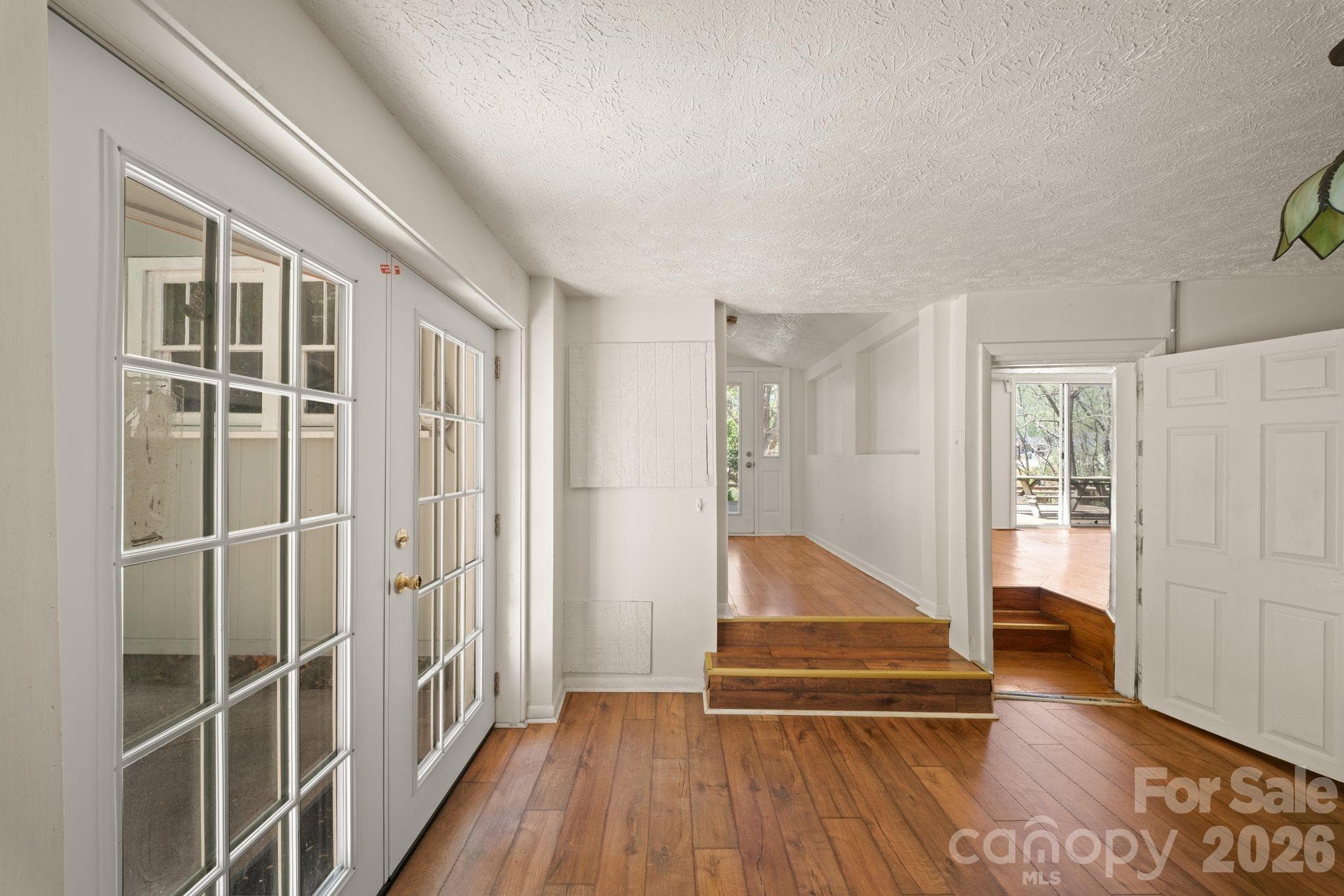 Lots of space. Lots of natural light! - 290 Hookers Gap Road, Candler