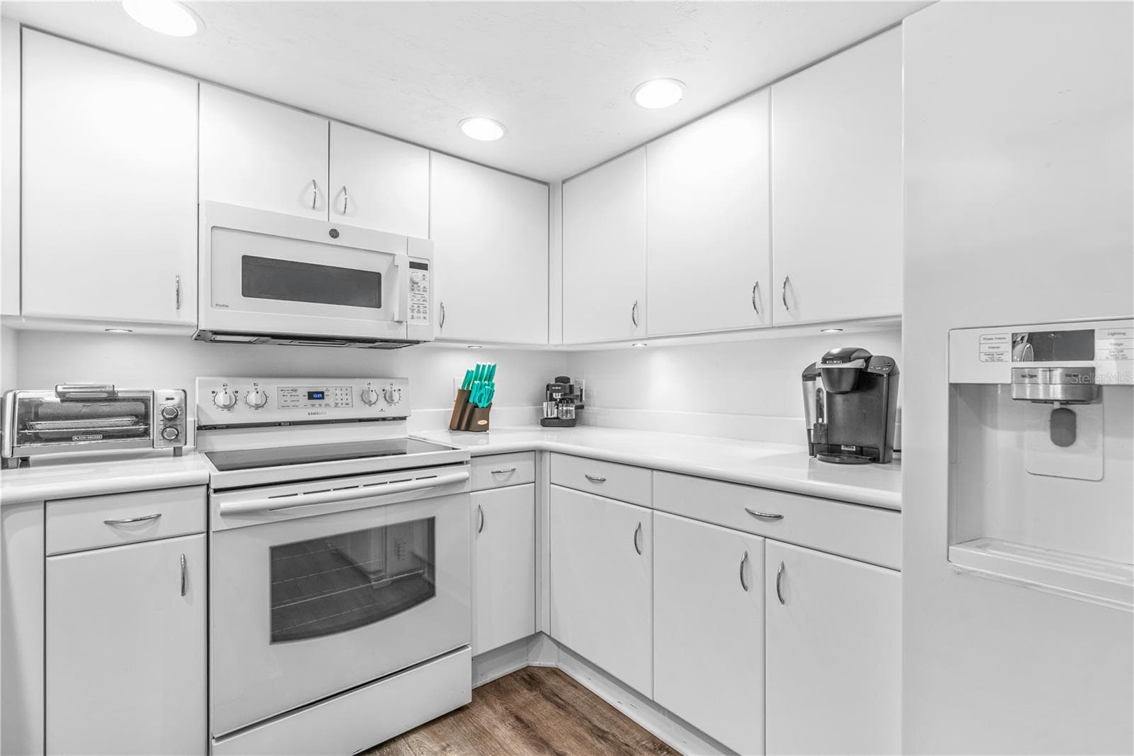 Light and Bright Kitchen - 2967 S ATLANTIC AVE #903, DAYTONA BEACH SHORES