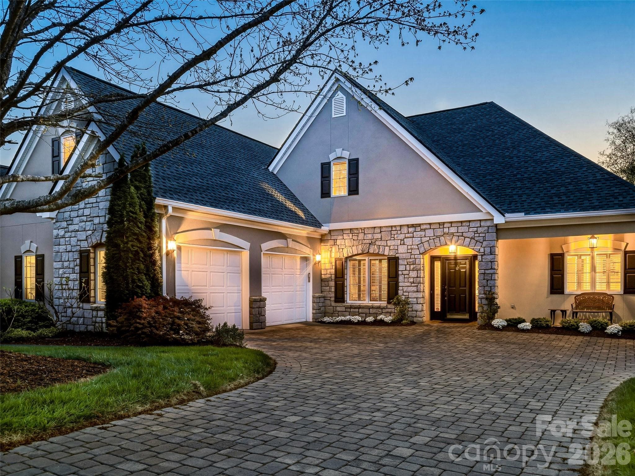 Single Family Residence at 33 Tiverton Lane, Asheville, photo 2 of 47